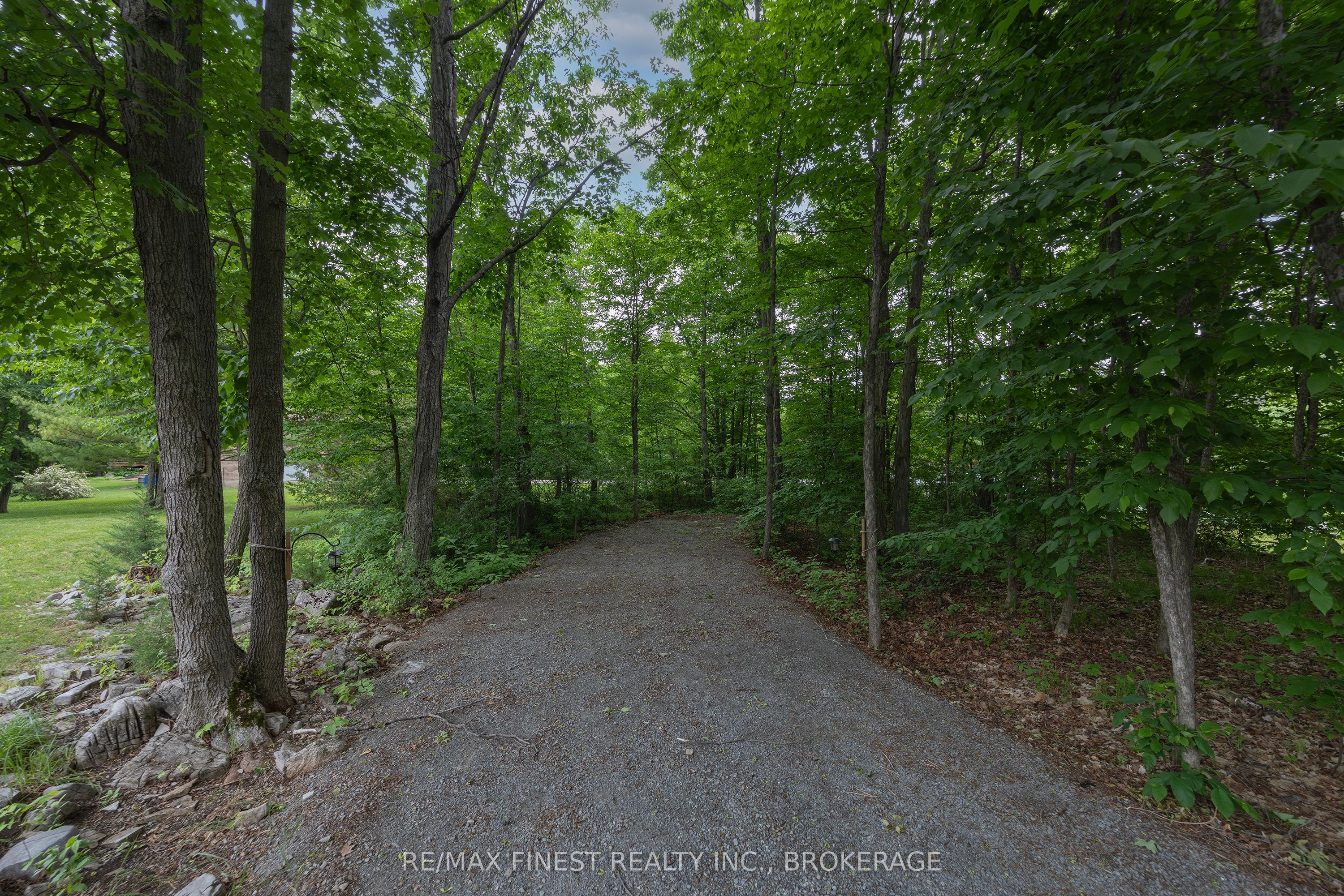 3886 Holmes Road Property Photo 6