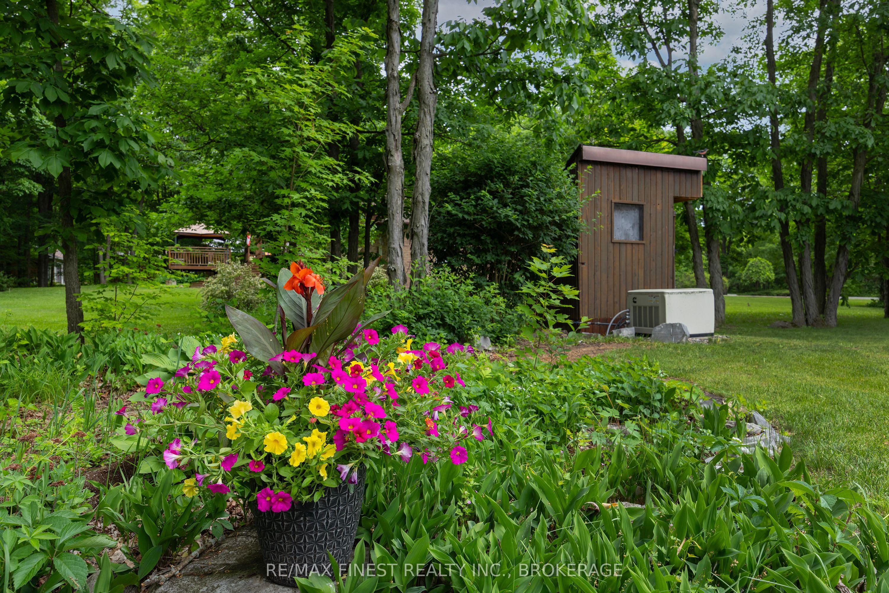 3886 Holmes Road Property Photo 16
