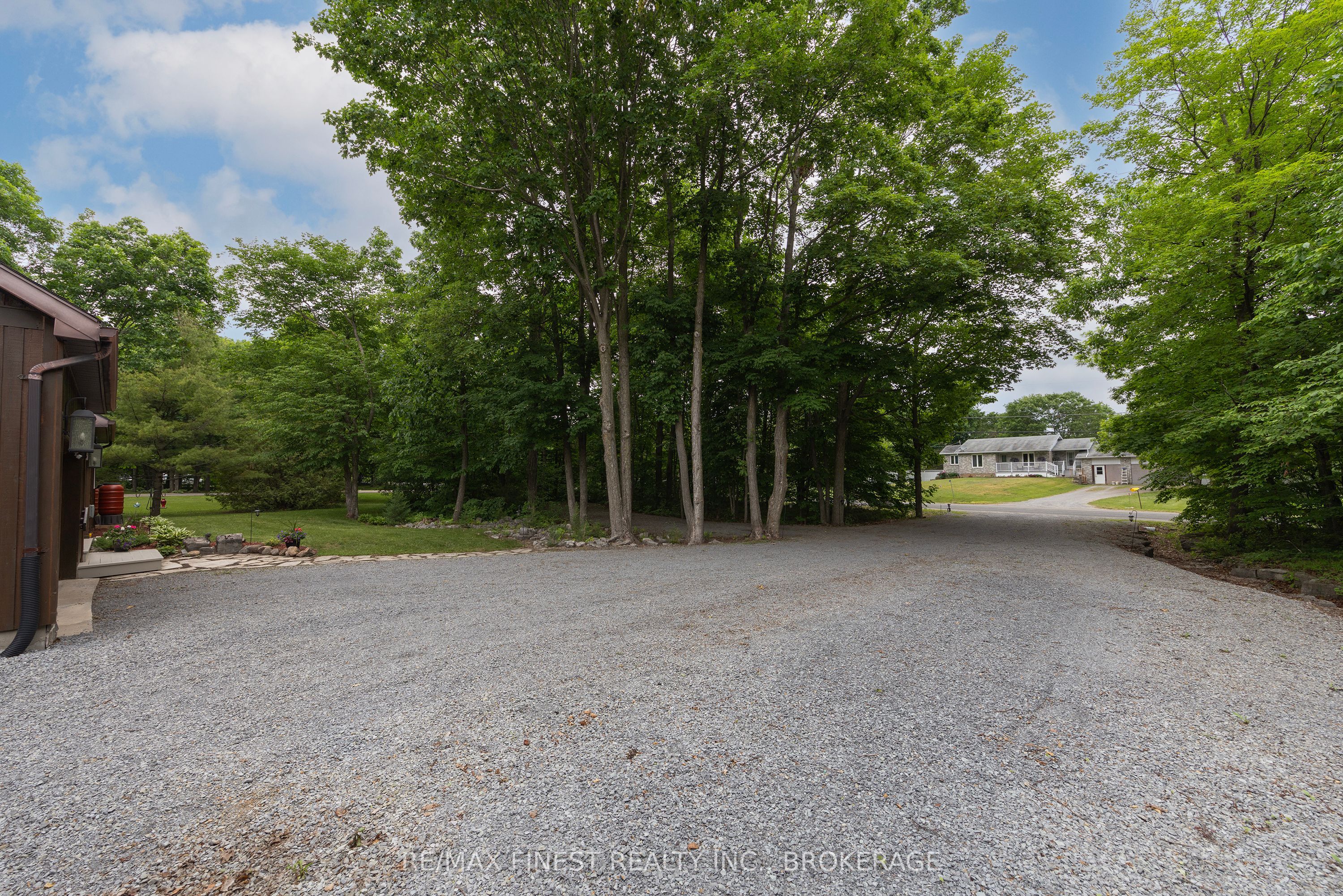 3886 Holmes Road Property Photo 19