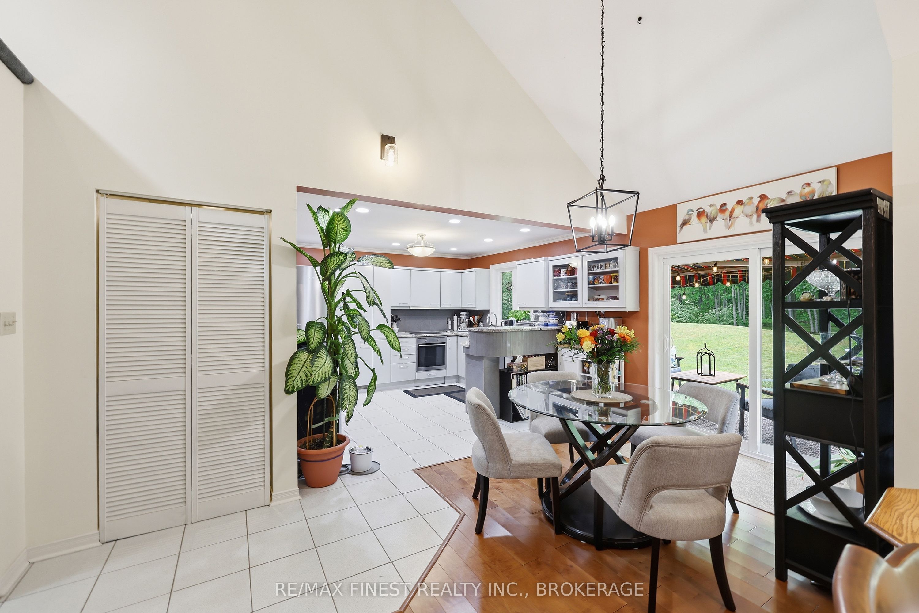 3886 Holmes Road Property Photo 22