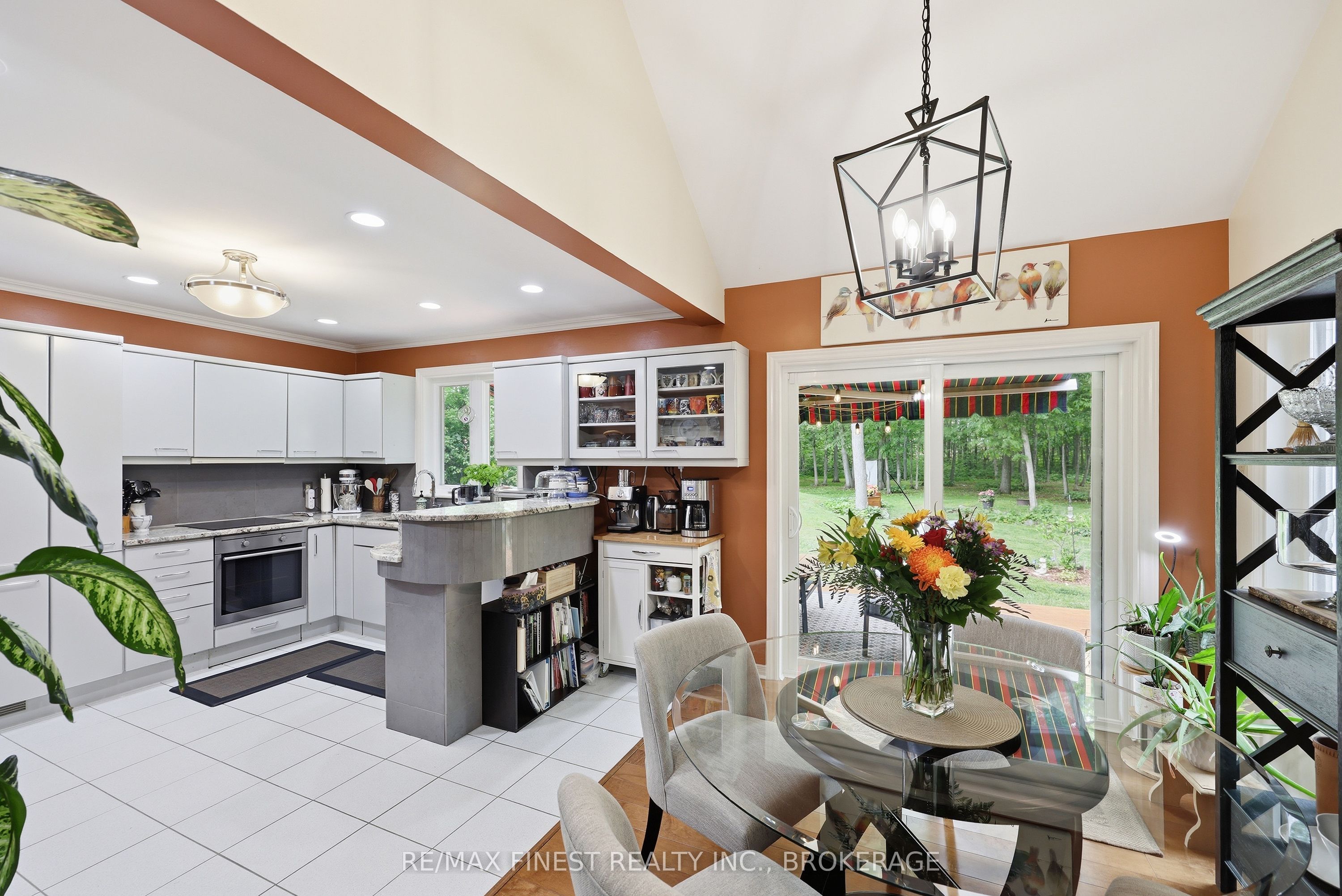 3886 Holmes Road Property Photo 23