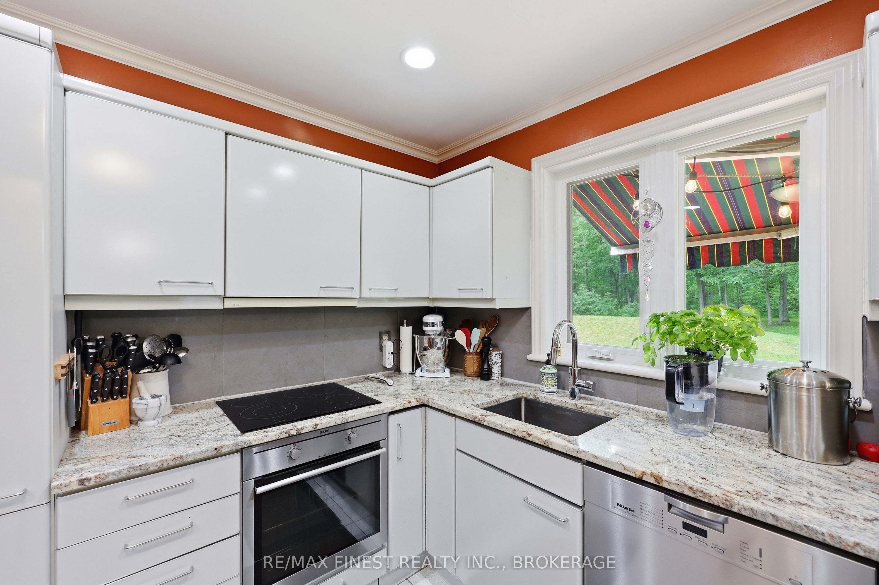 3886 Holmes Road Property Photo 29