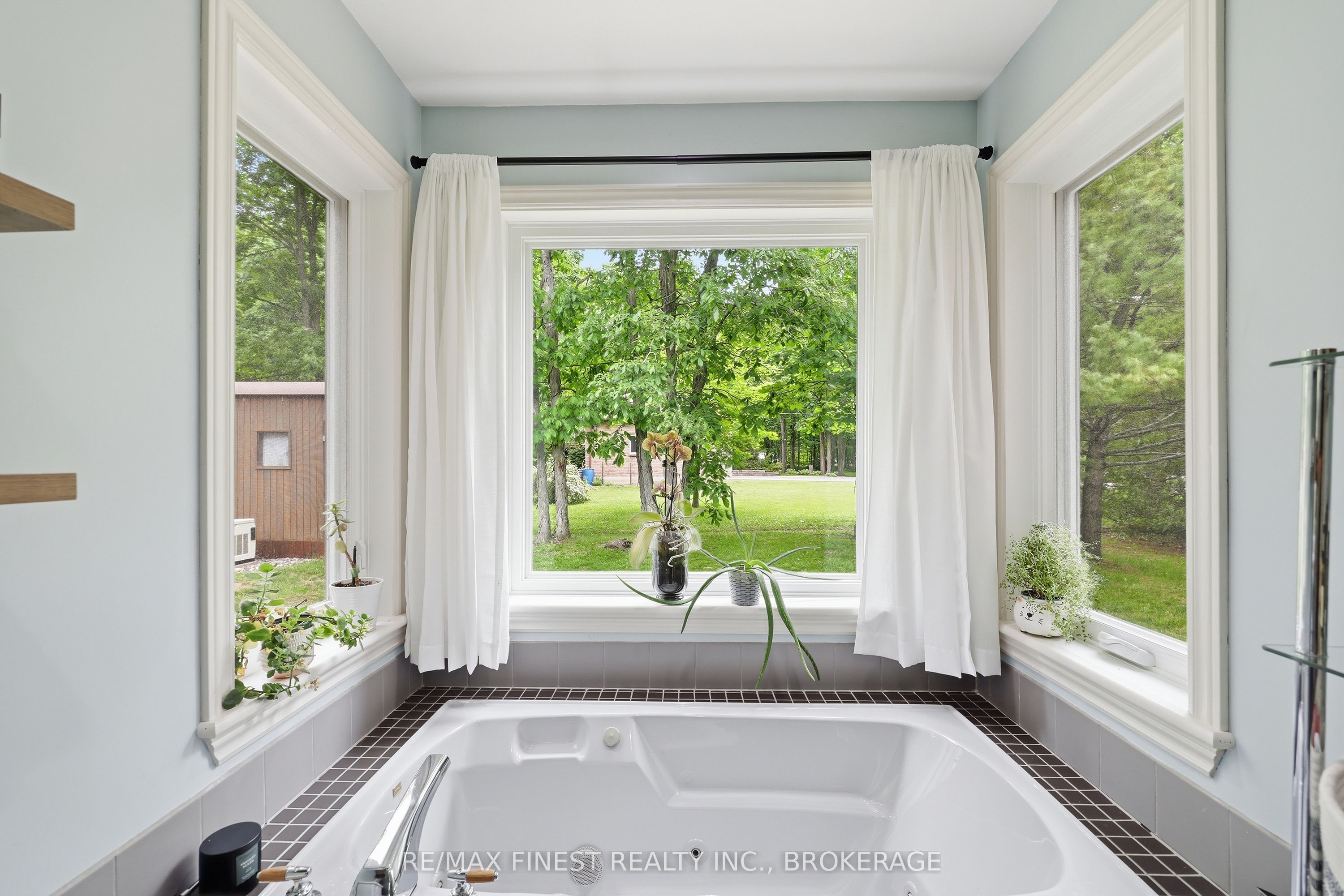 3886 Holmes Road Property Photo 37