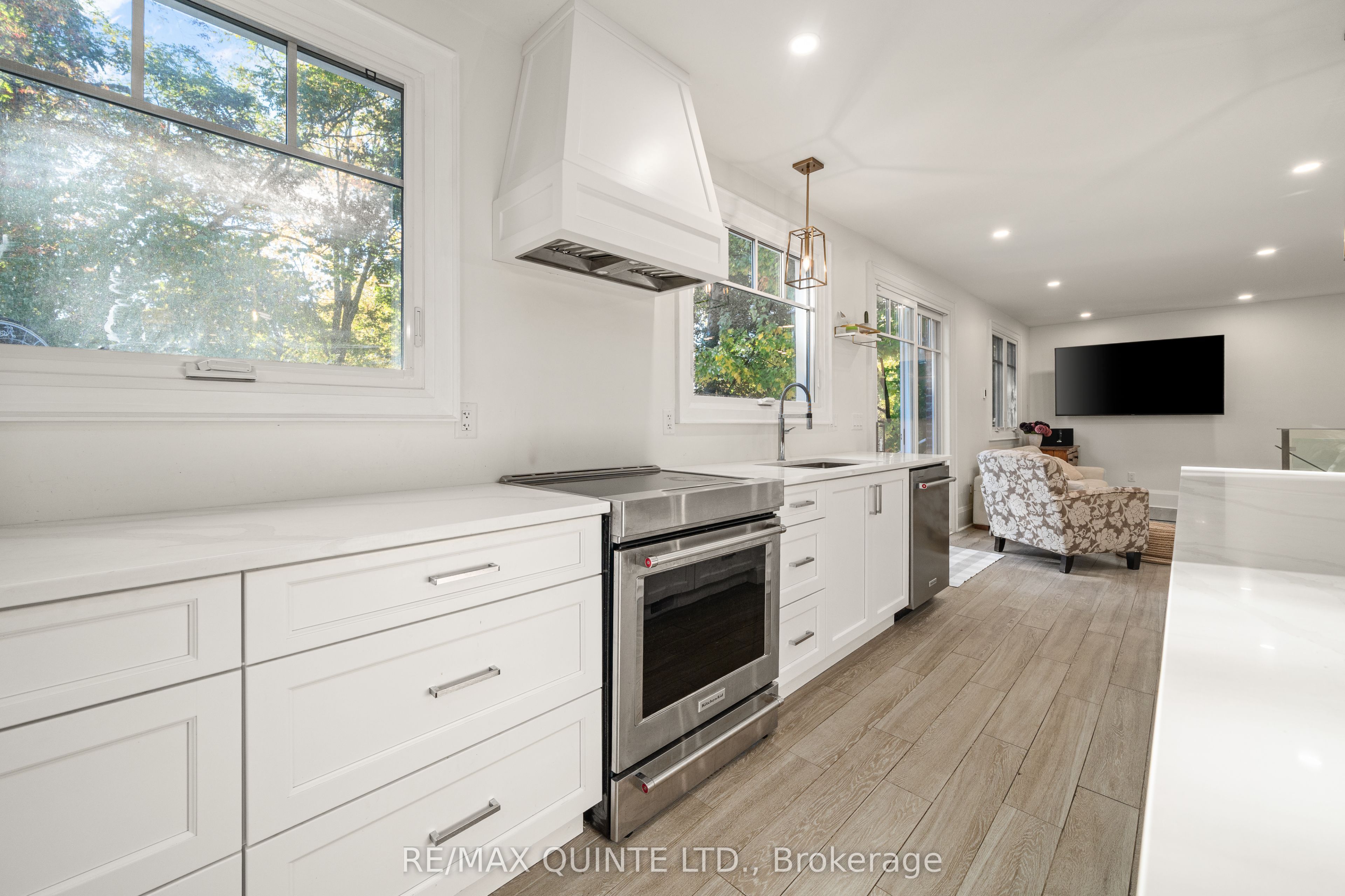 126 Dufferin Avenue Property Photo 16
