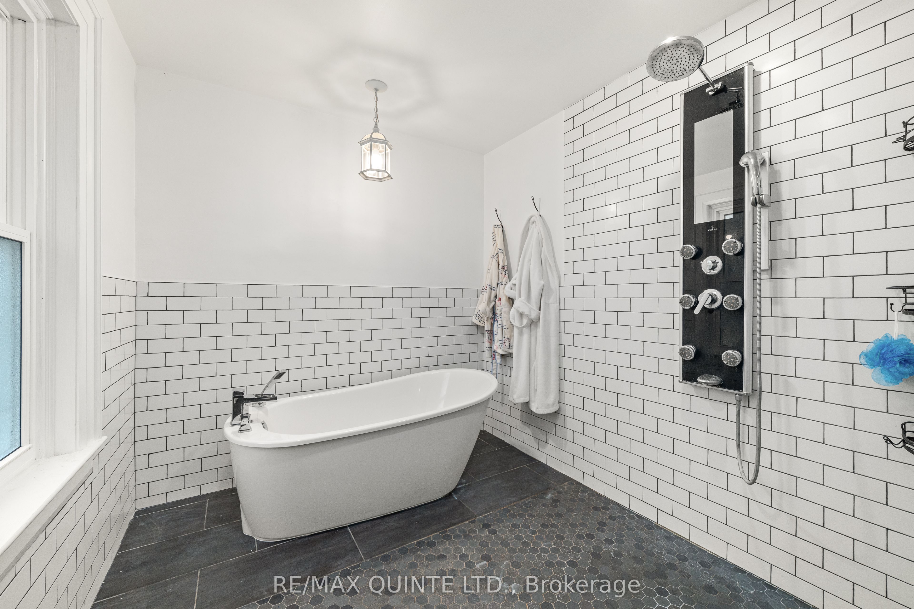 126 Dufferin Avenue Property Photo 24