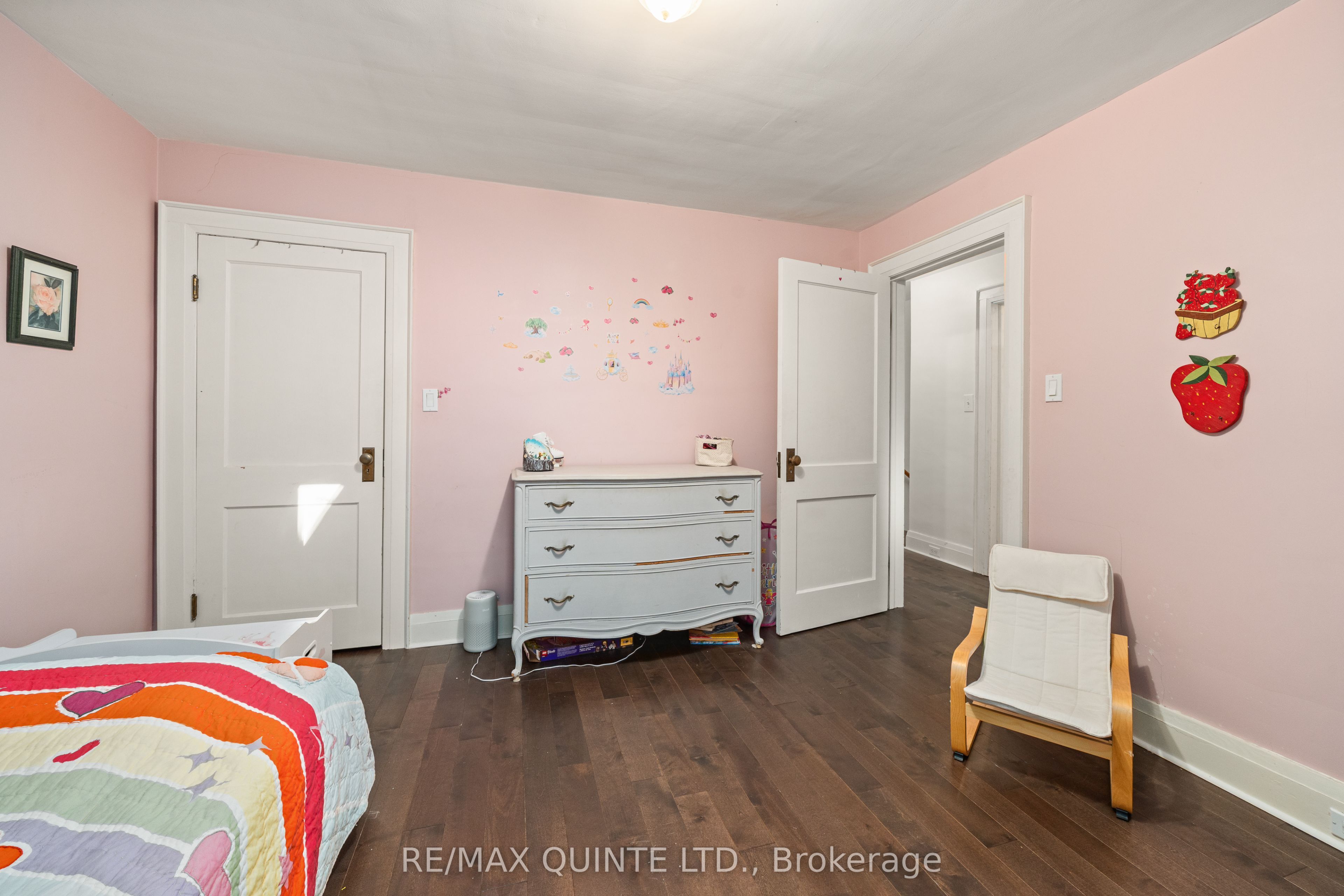 126 Dufferin Avenue Property Photo 27