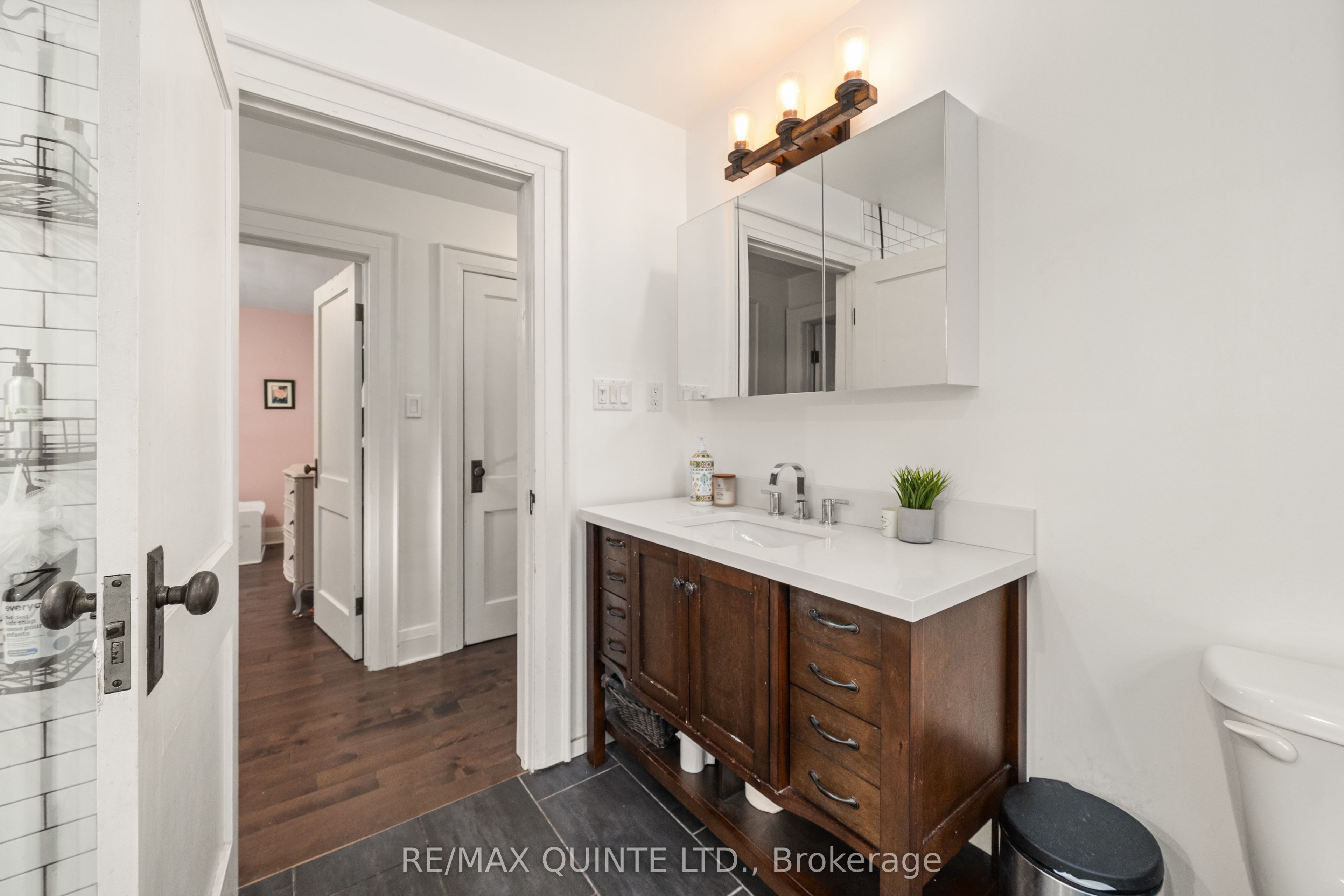 126 Dufferin Avenue Property Photo 29