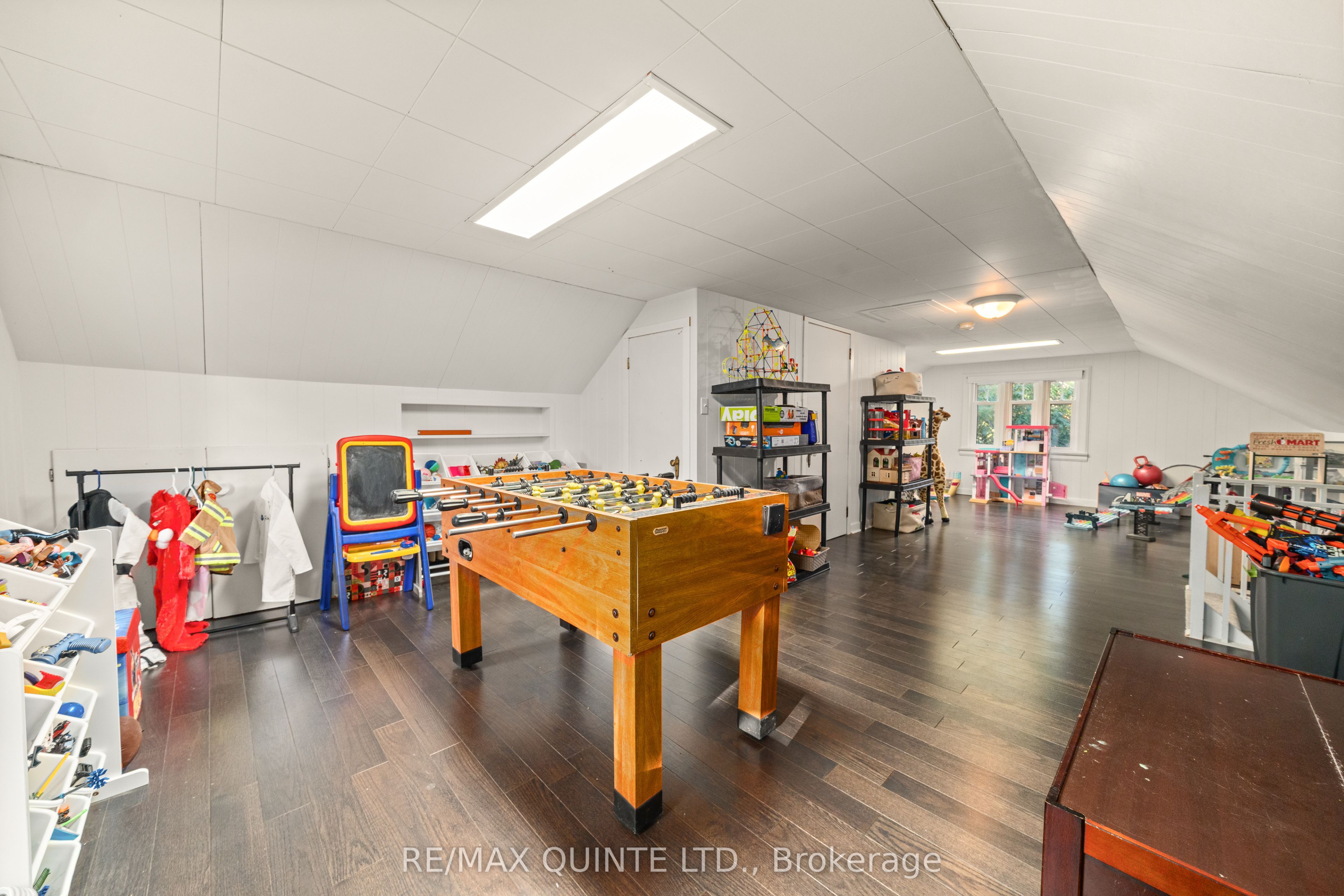 126 Dufferin Avenue Property Photo 32