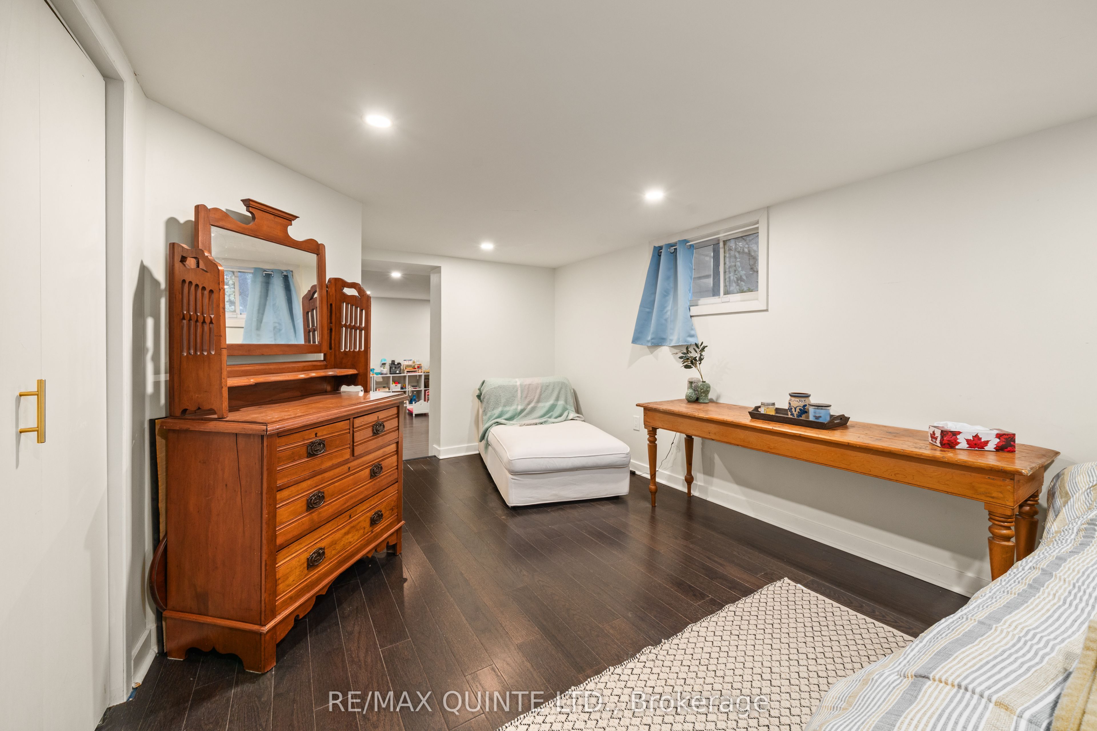 126 Dufferin Avenue Property Photo 37