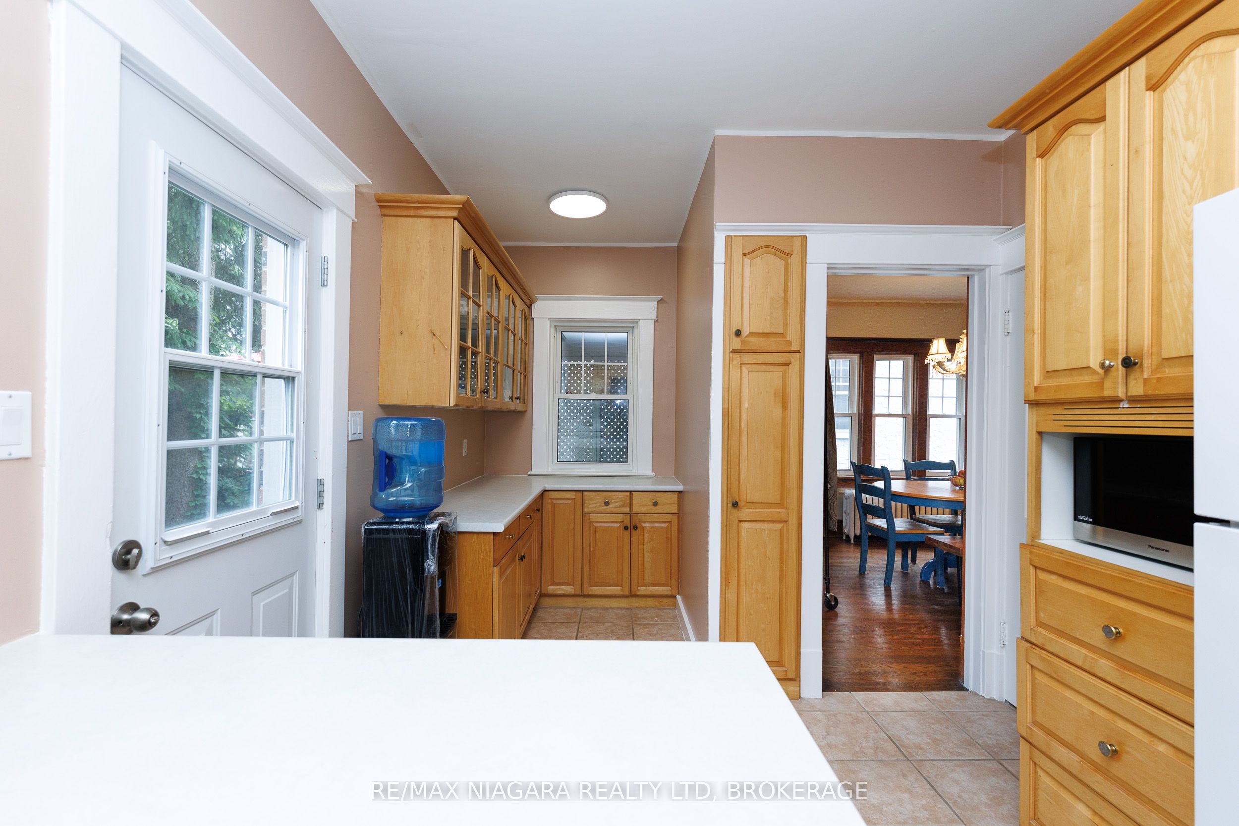 4864 Simcoe Street Property Photo 7
