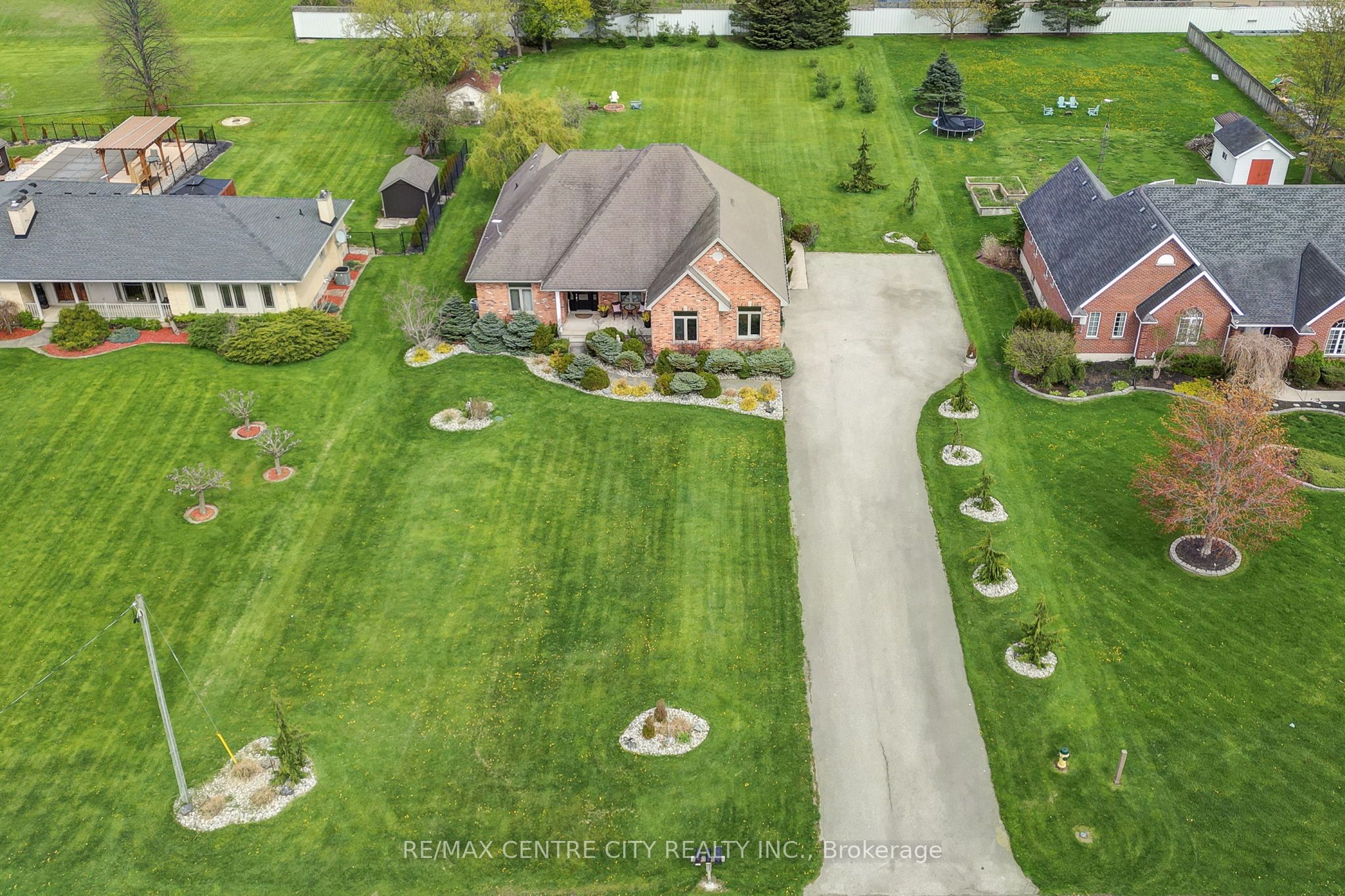 9538 Tower Road Property Photo 1