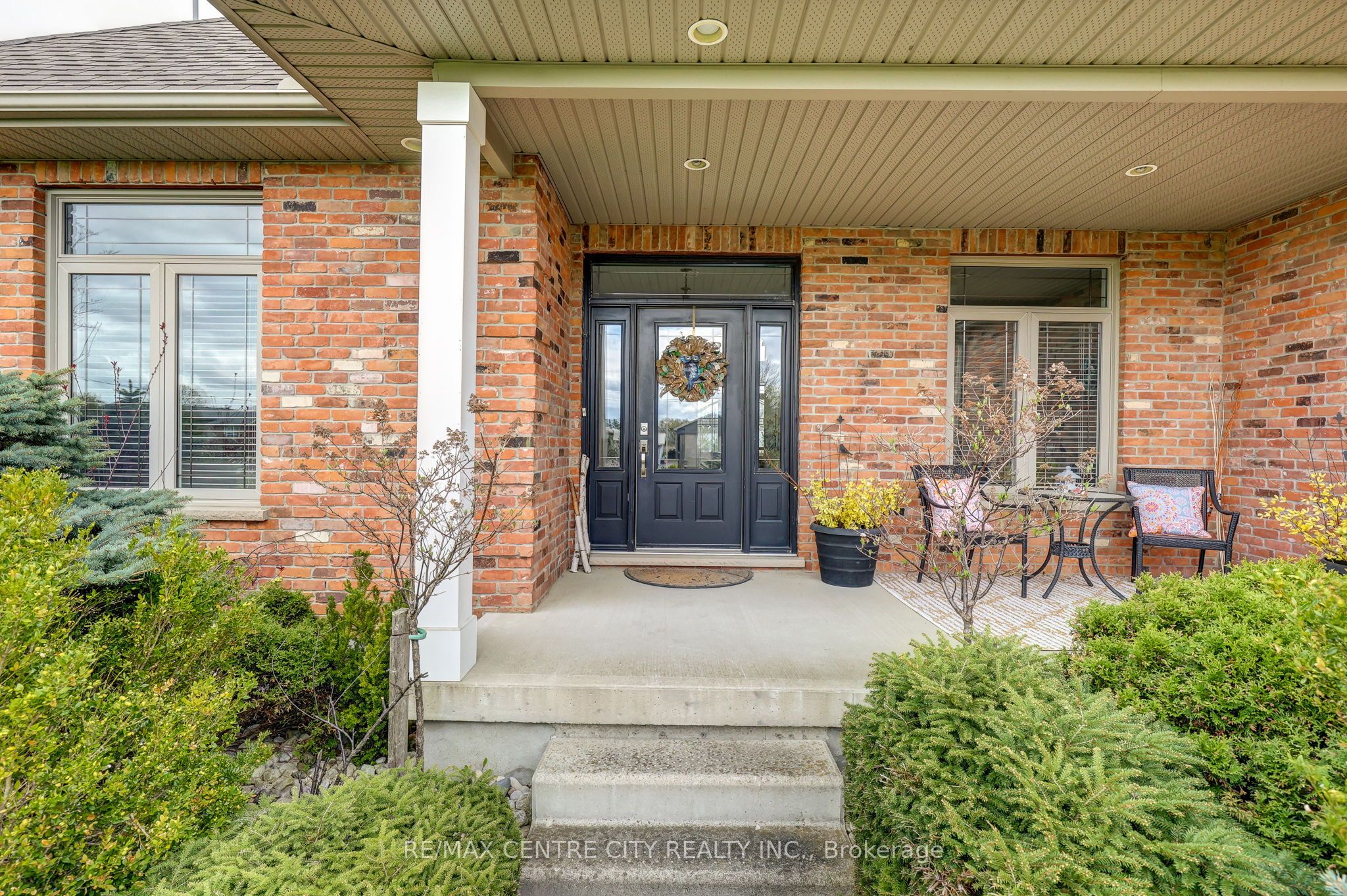 9538 Tower Road Property Photo 9