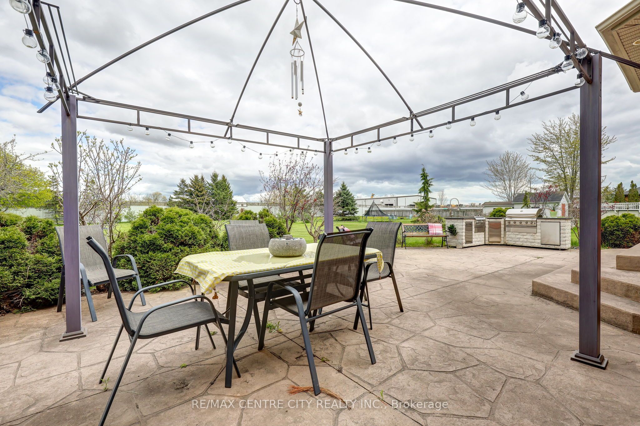 9538 Tower Road Property Photo 10