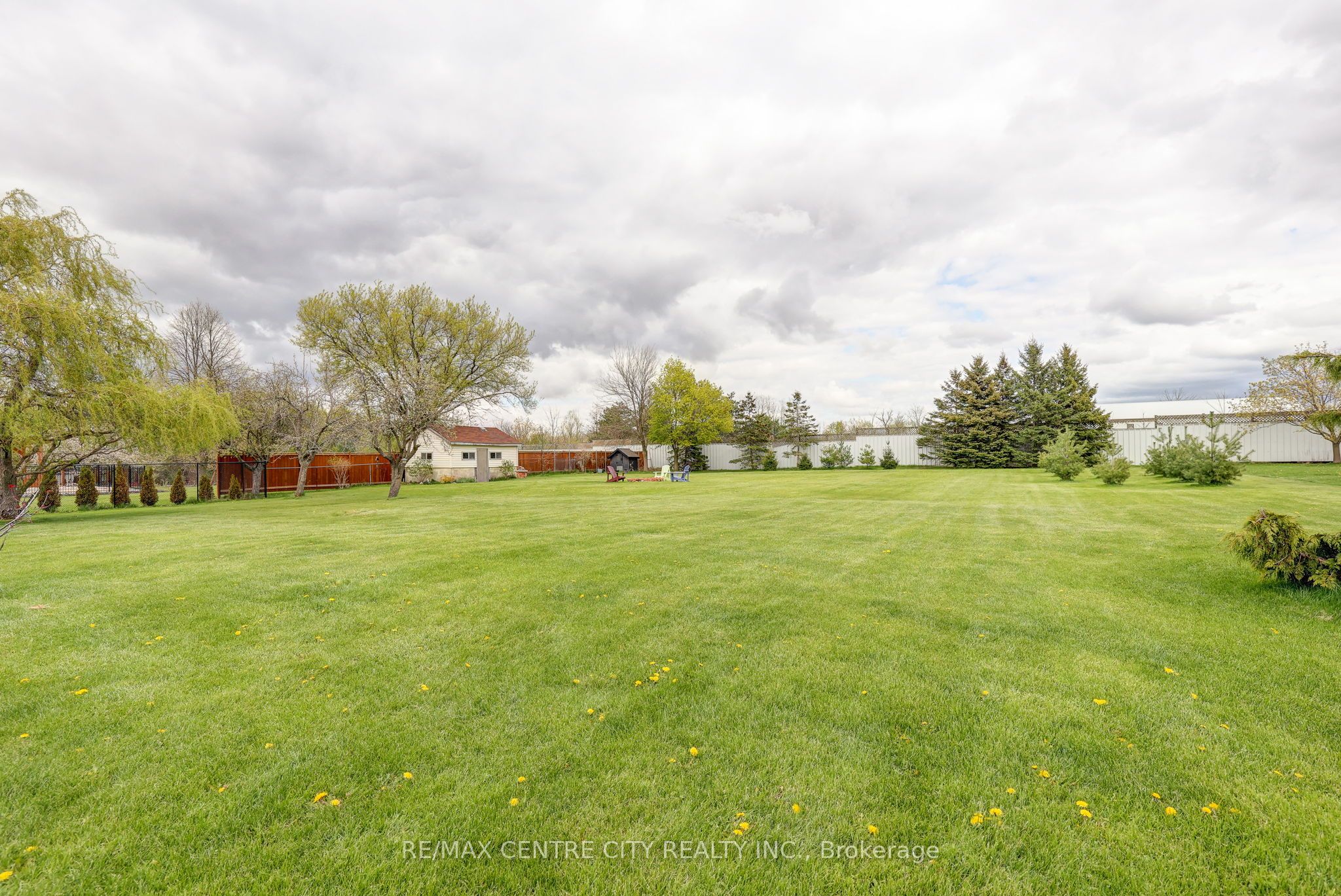 9538 Tower Road Property Photo 12