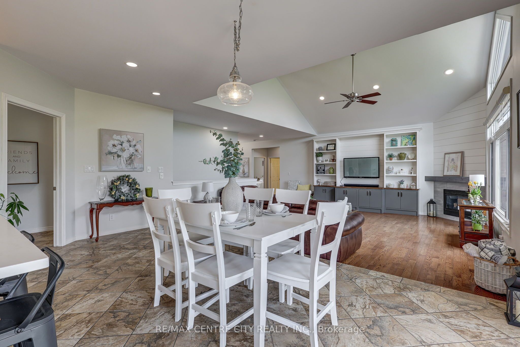 9538 Tower Road Property Photo 22