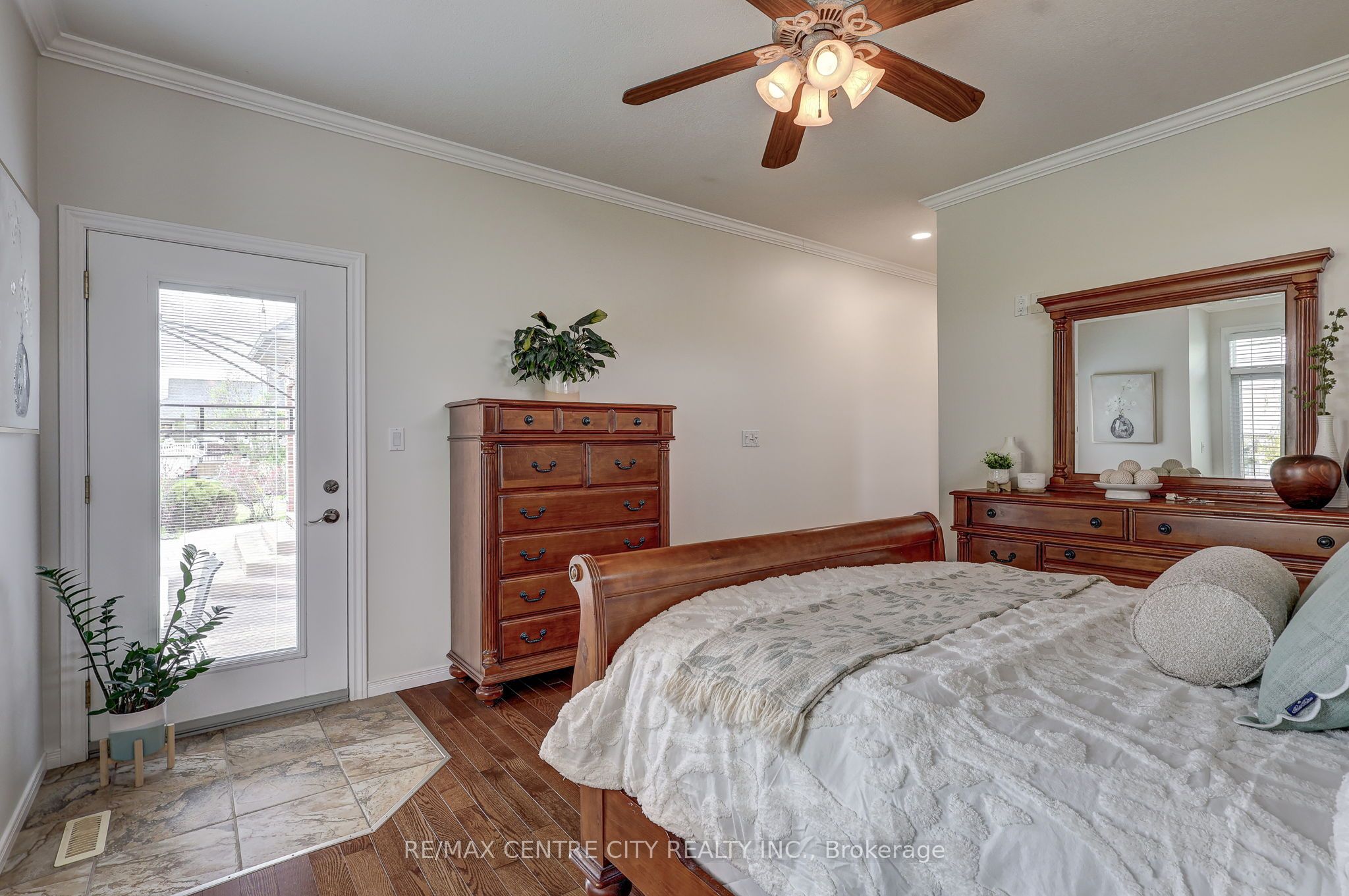 9538 Tower Road Property Photo 33