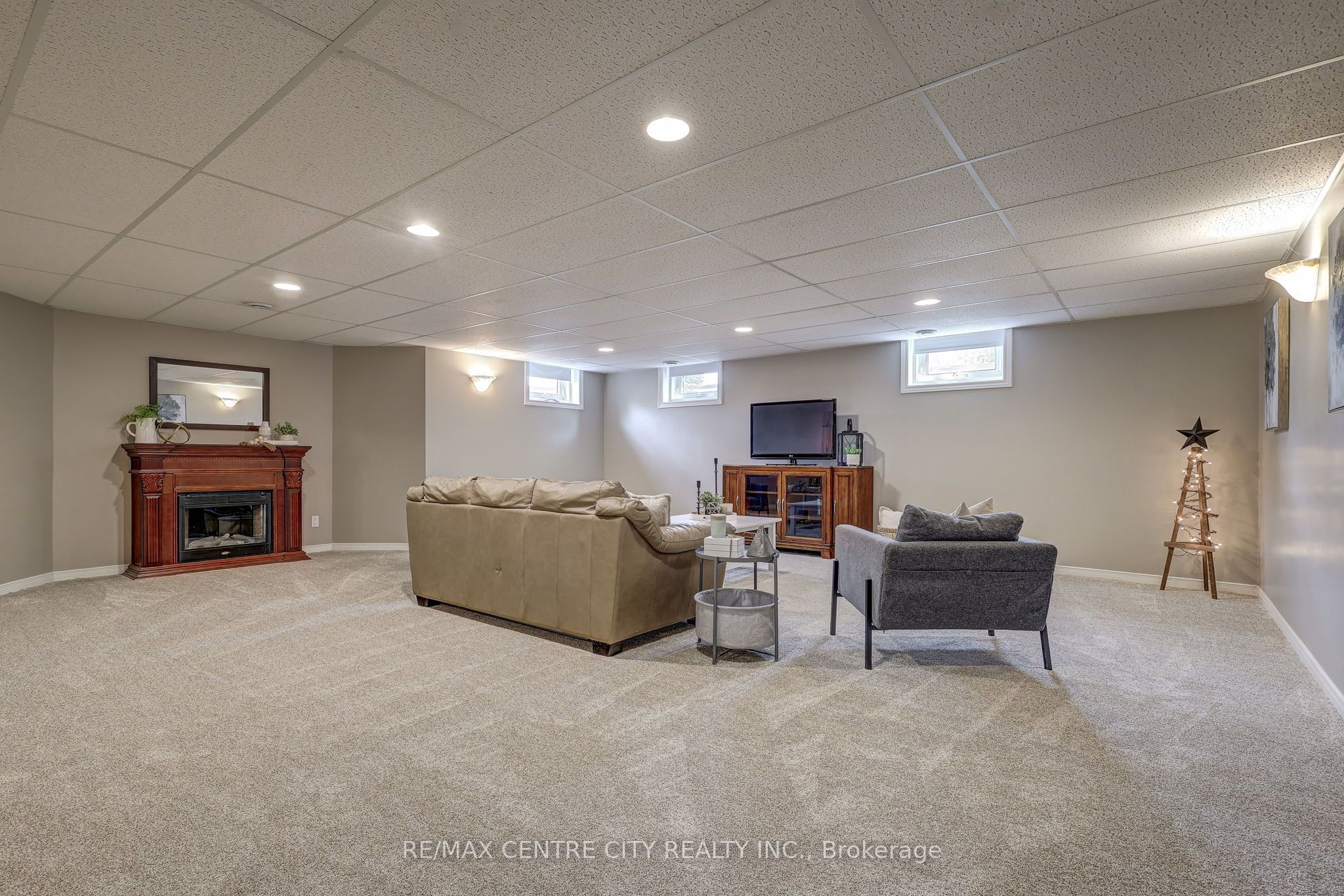 9538 Tower Road Property Photo 42