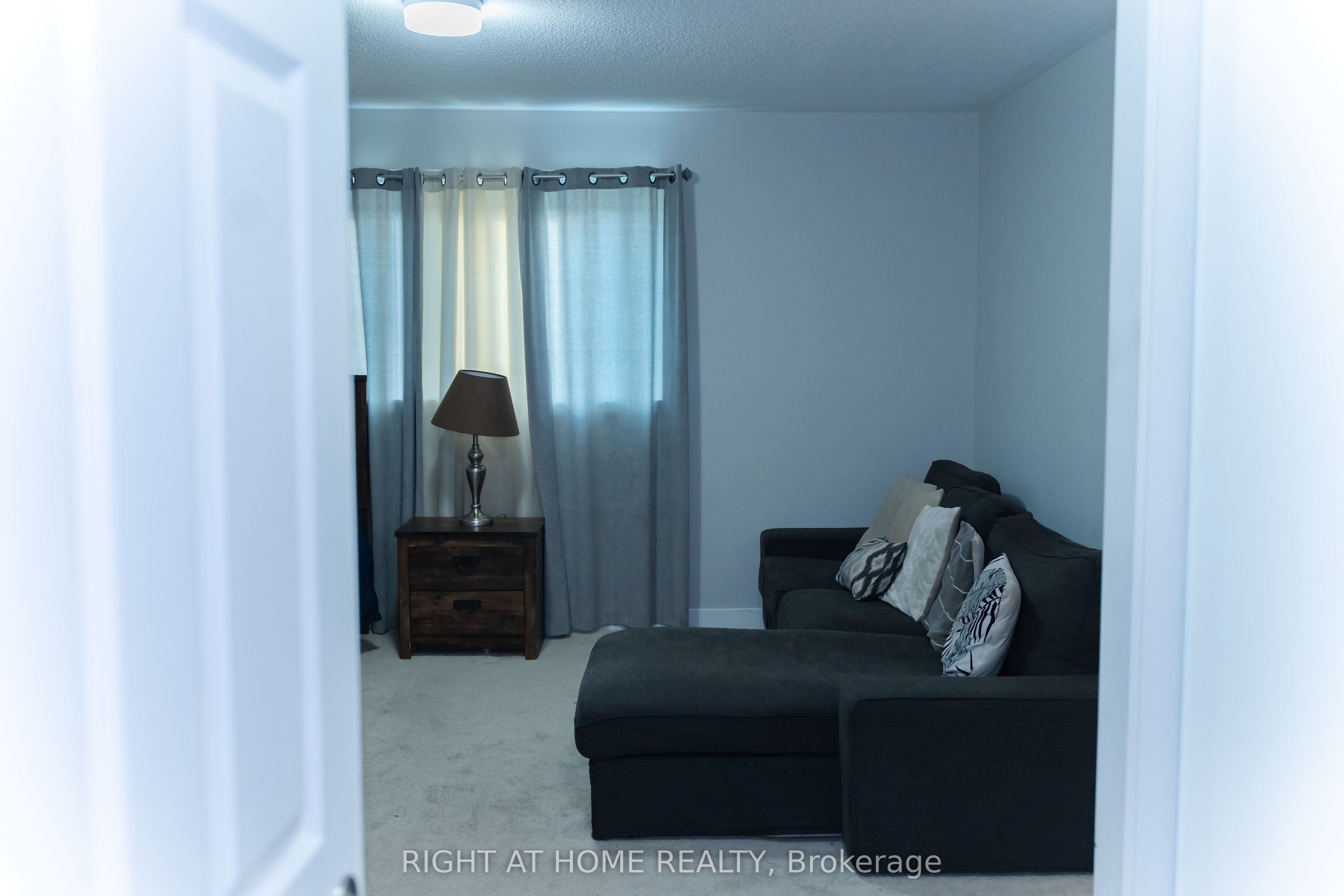 76 Kindred Row Property Photo 24
