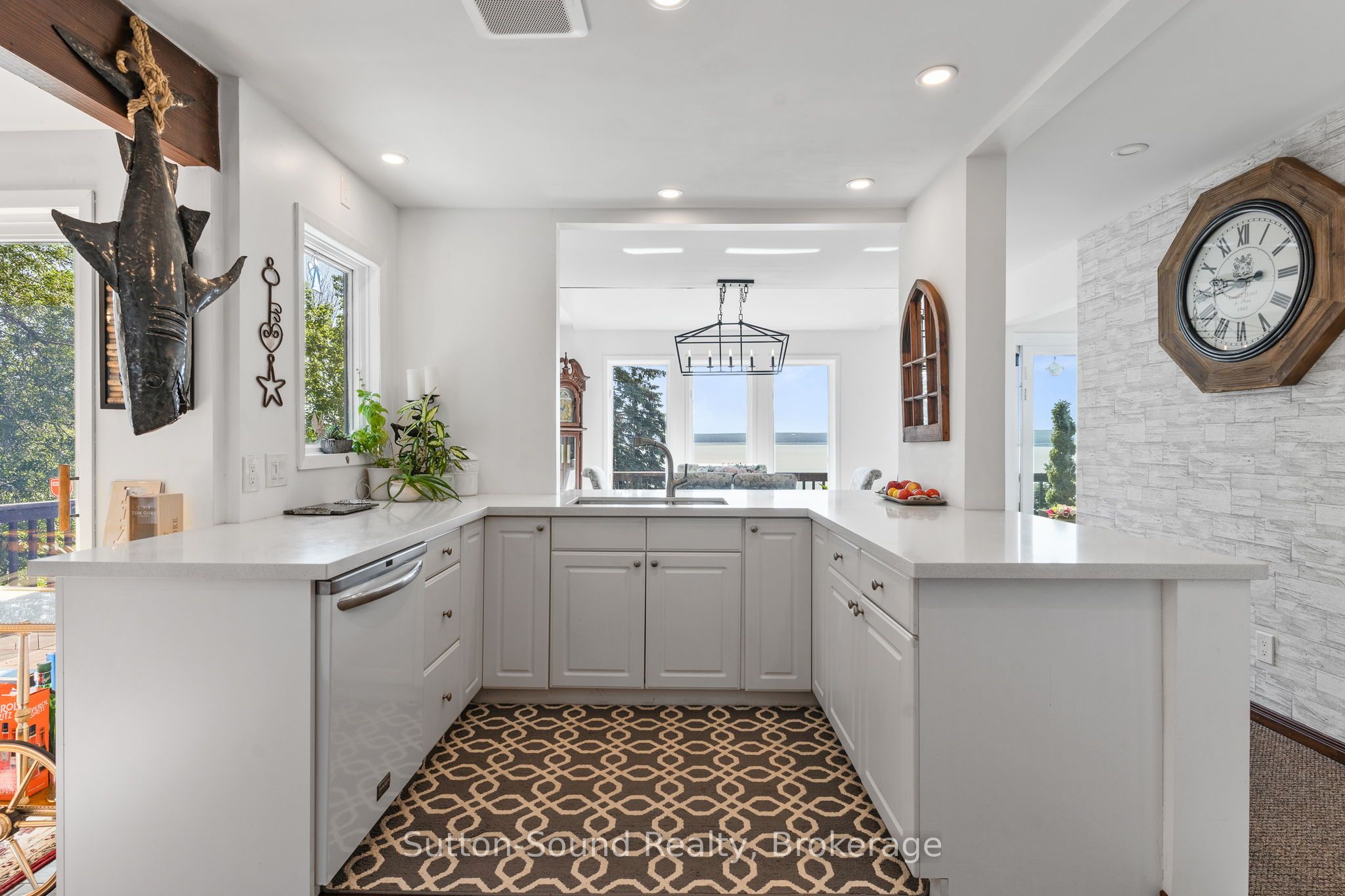 427 Balmy Beach Road Property Photo 15