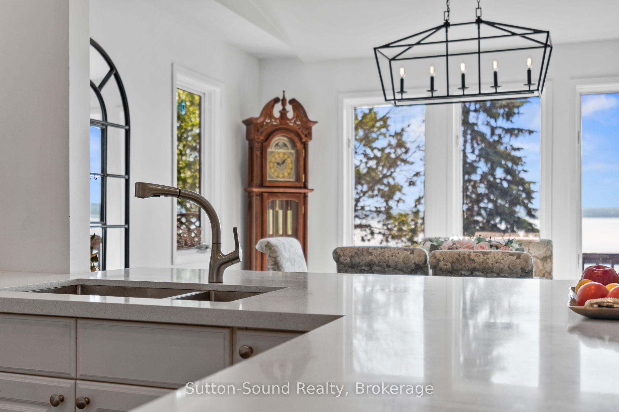 427 Balmy Beach Road Property Photo 16