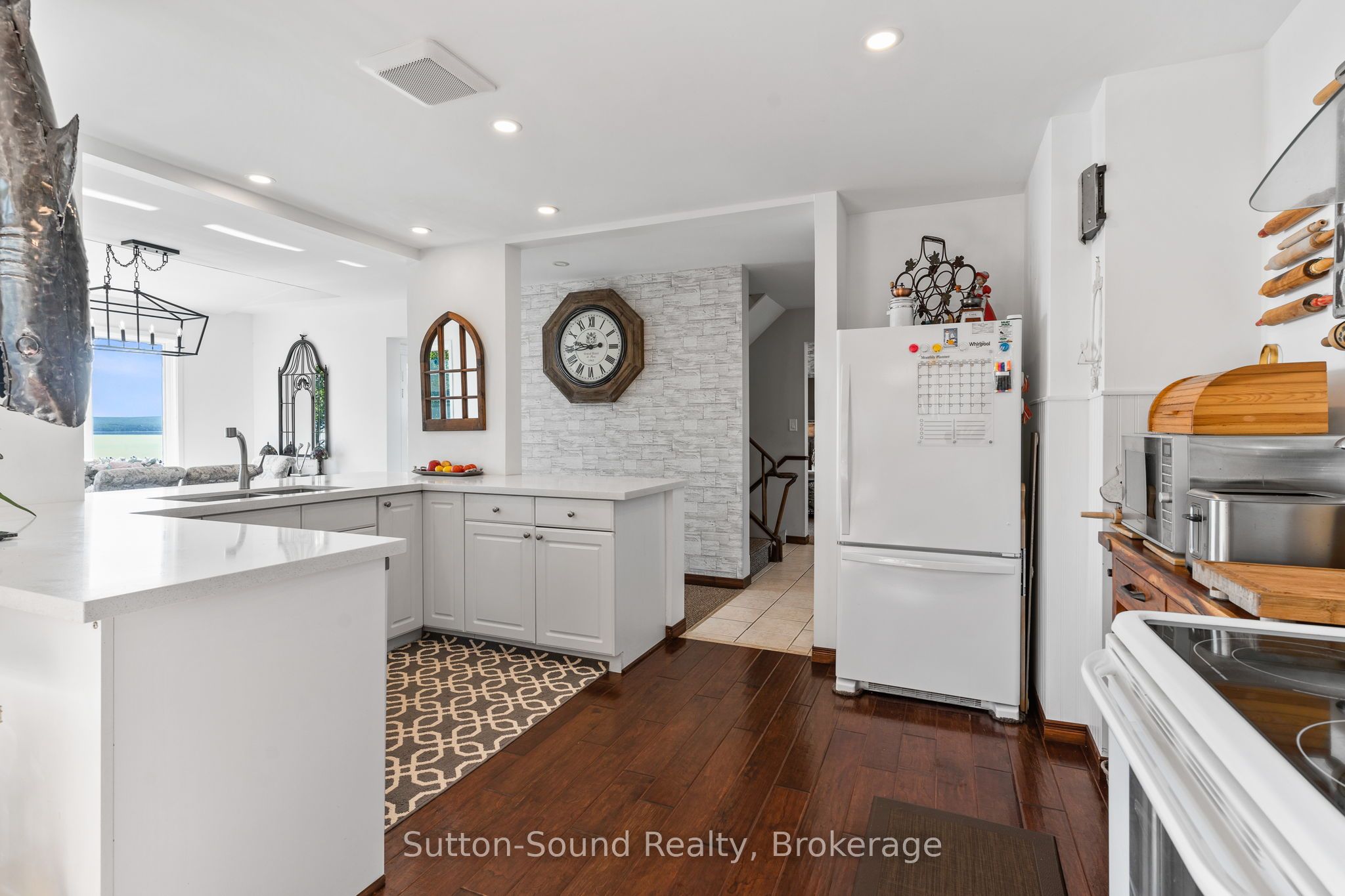 427 Balmy Beach Road Property Photo 18