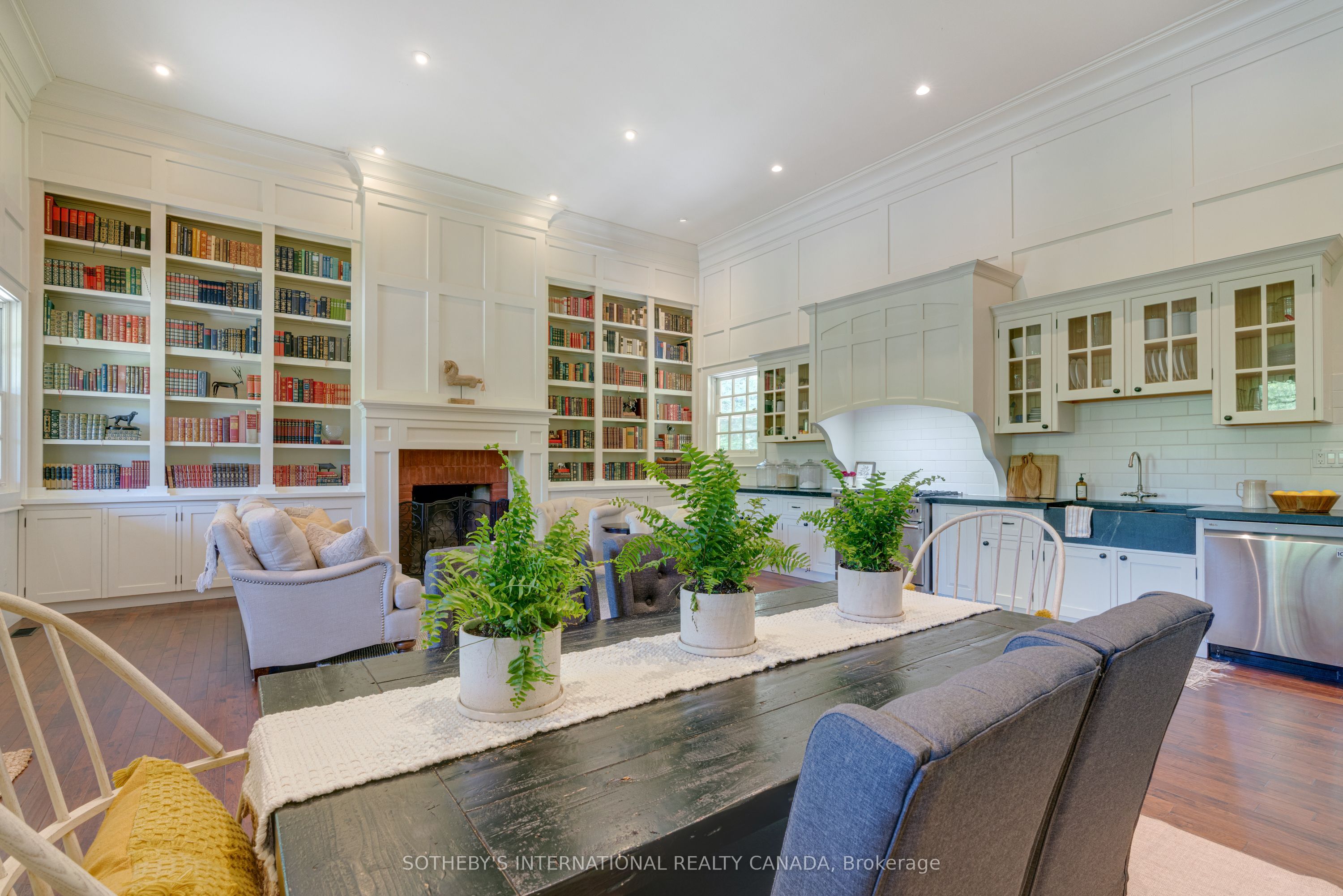 2877 Mcsherry Lane Property Photo 7