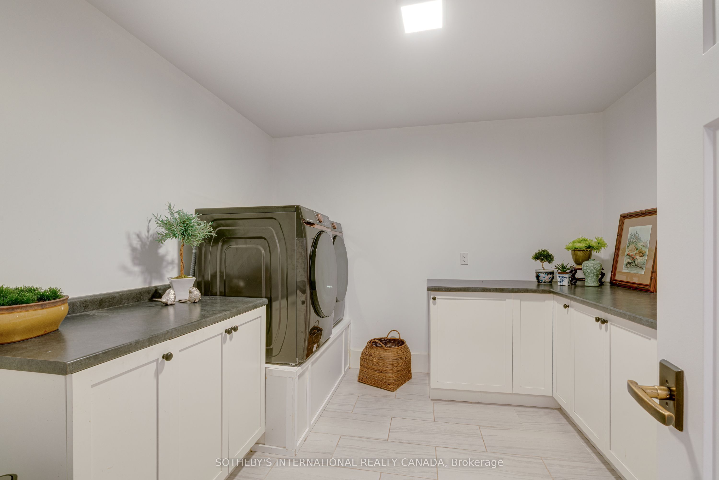 2877 Mcsherry Lane Property Photo 40