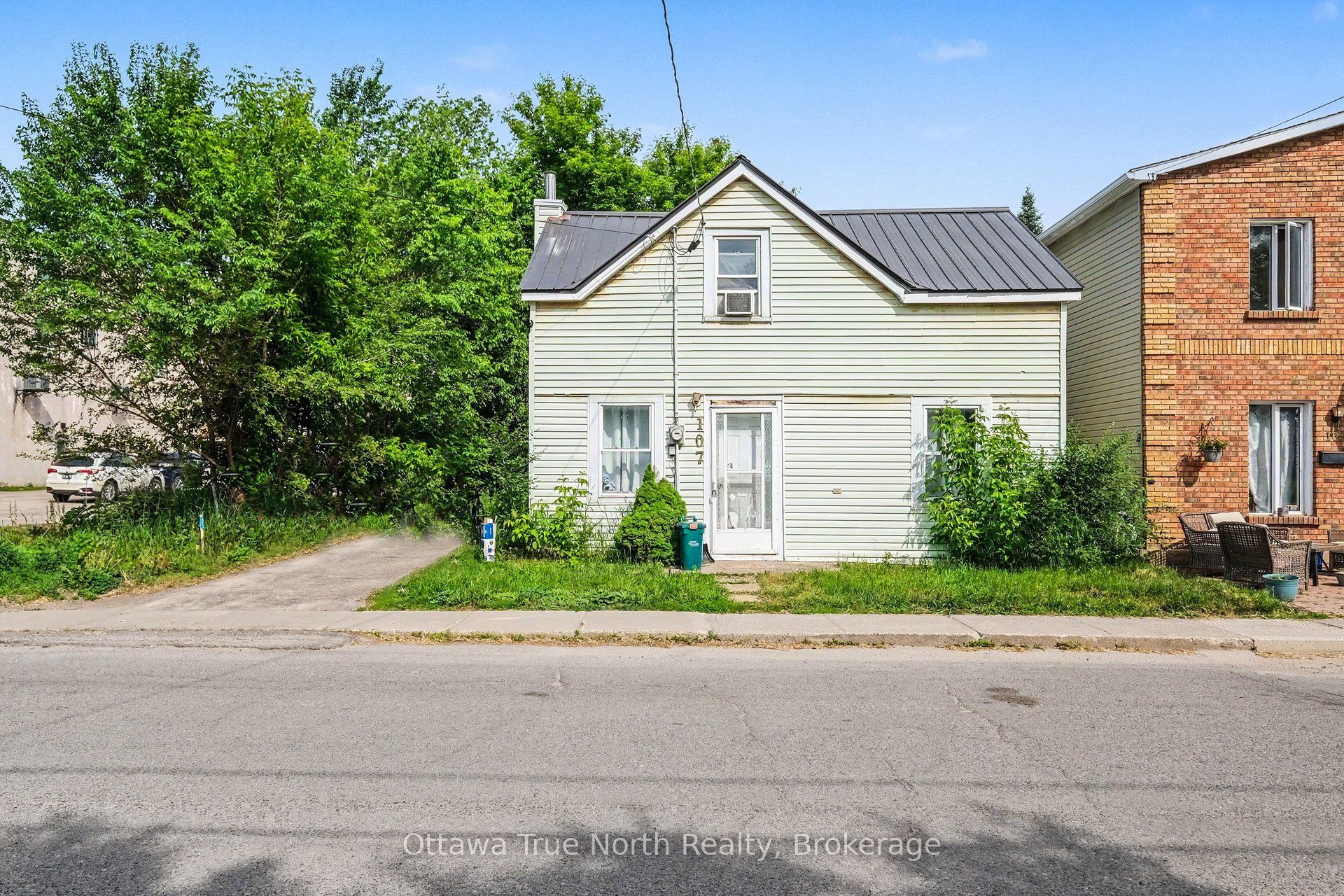 107 E Oxford Street E Property Photo 1