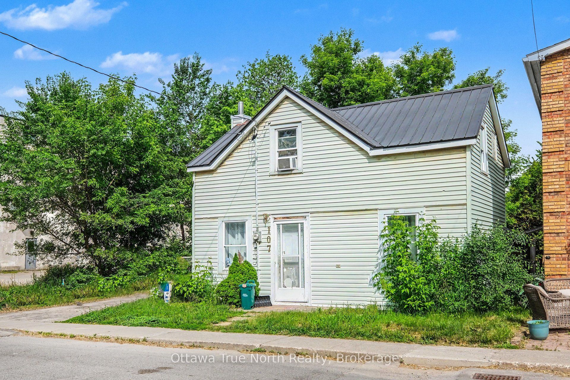 107 E Oxford Street E Property Photo 2
