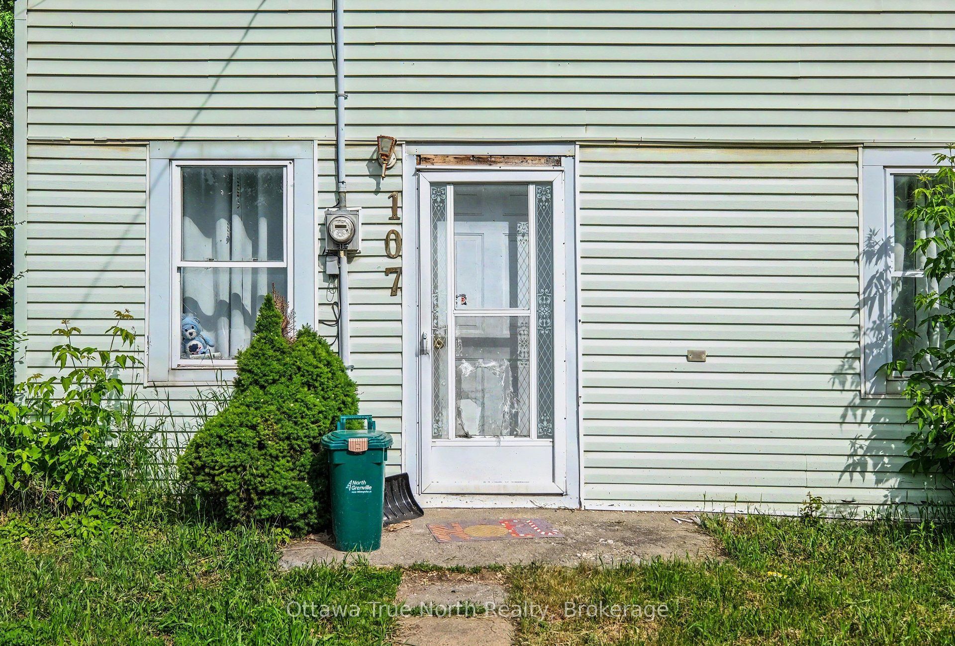 107 E Oxford Street E Property Photo 3
