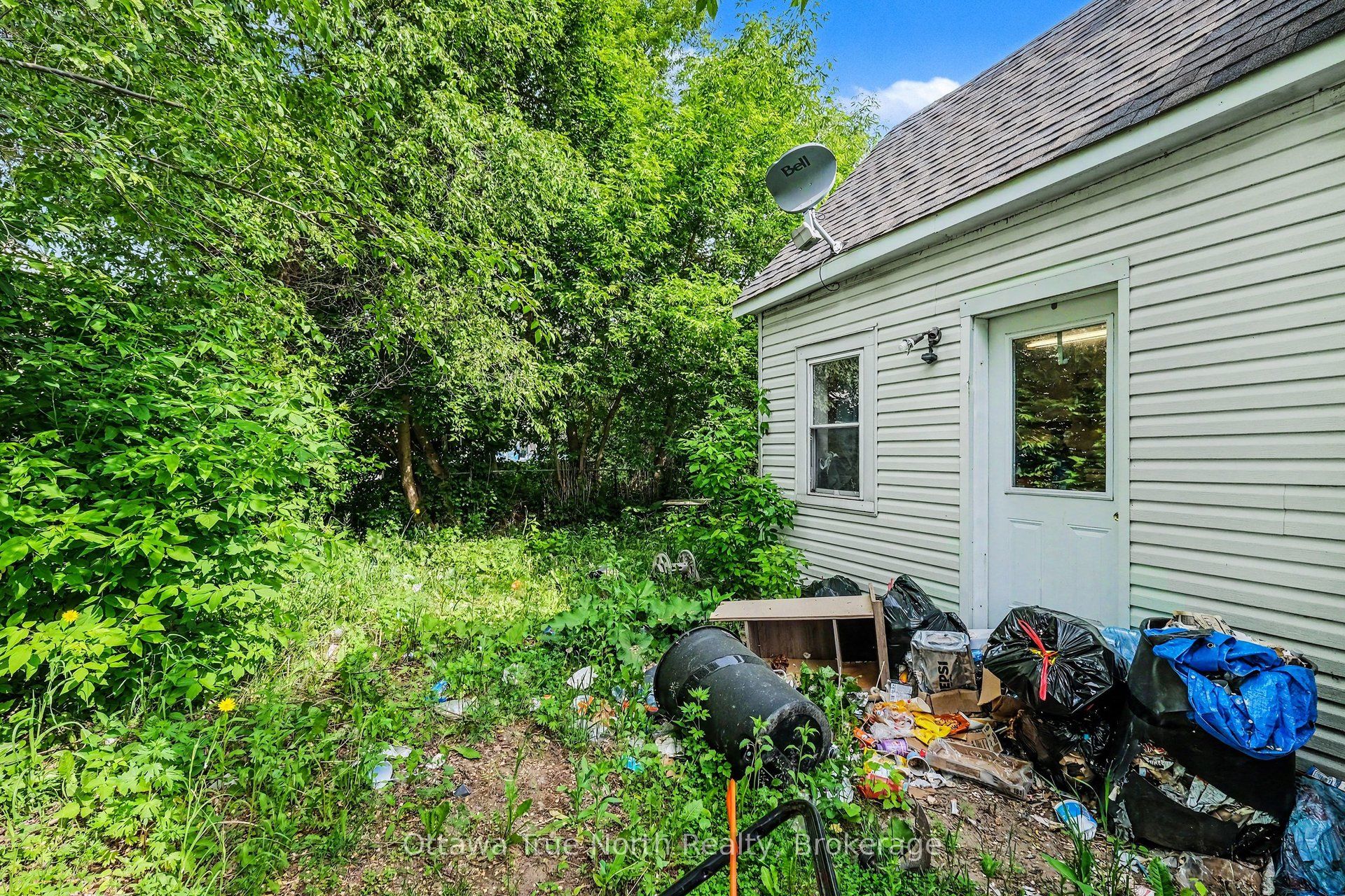 107 E Oxford Street E Property Photo 6