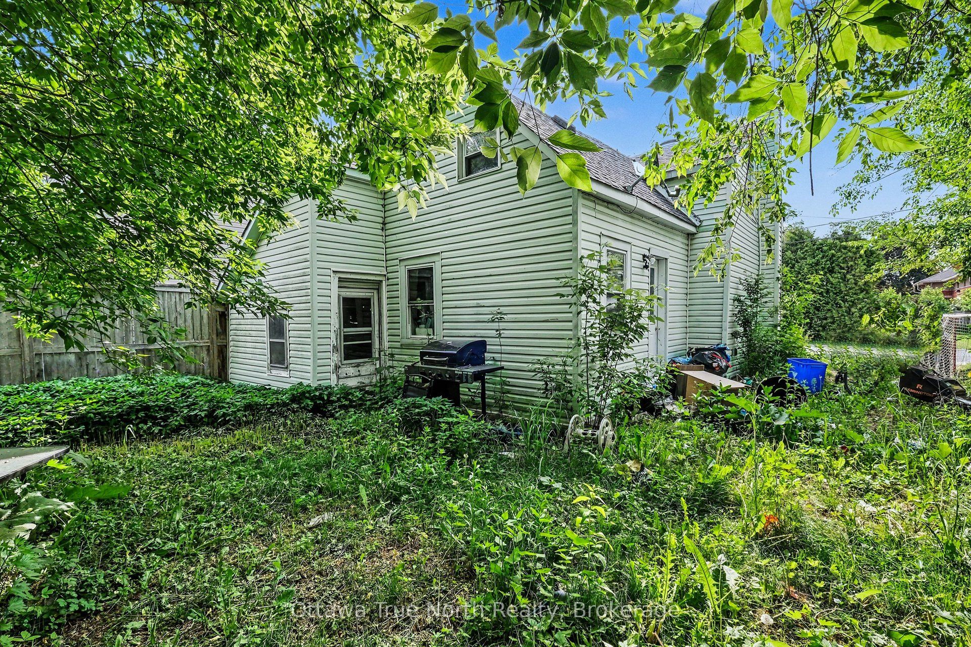 107 E Oxford Street E Property Photo 7