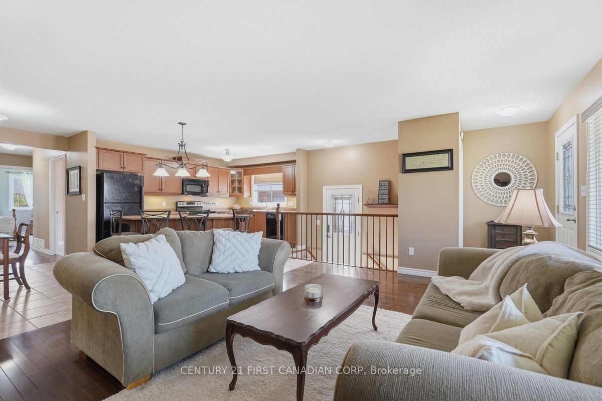 30 Pear Tree Avenue Property Photo 11