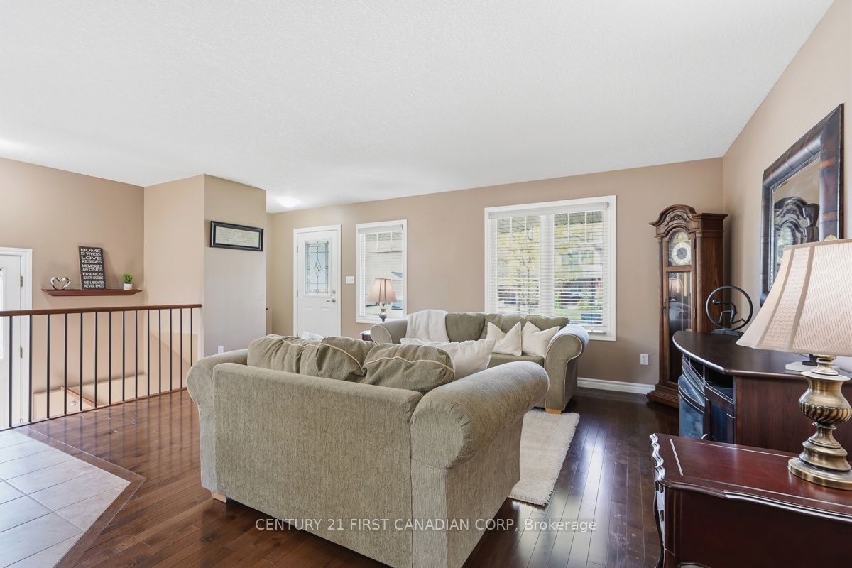 30 Pear Tree Avenue Property Photo 13