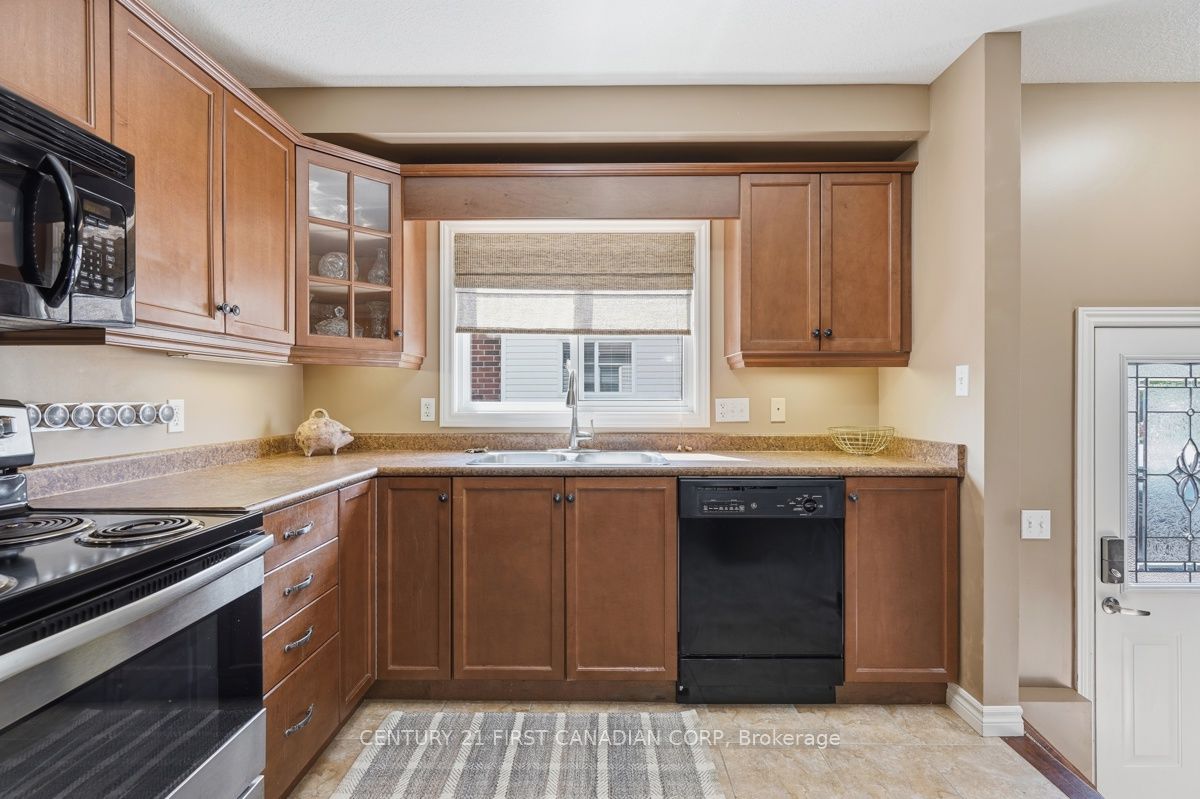 30 Pear Tree Avenue Property Photo 16