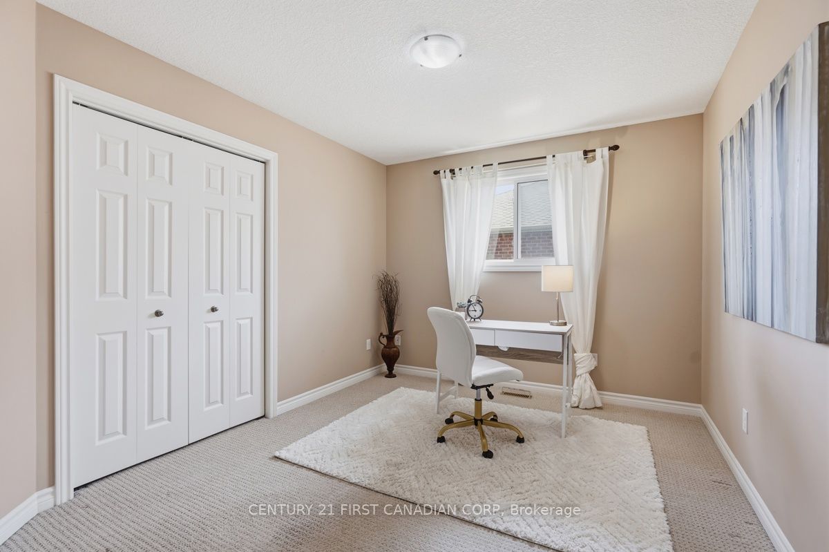 30 Pear Tree Avenue Property Photo 27