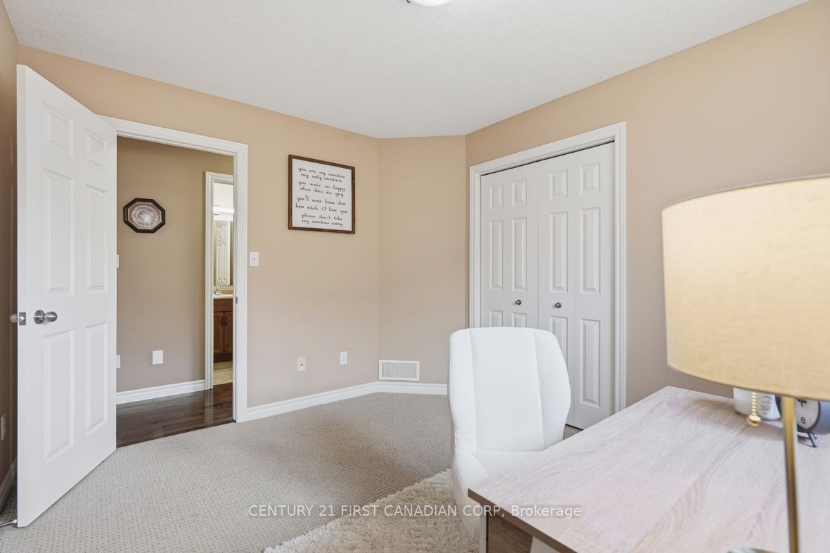 30 Pear Tree Avenue Property Photo 28
