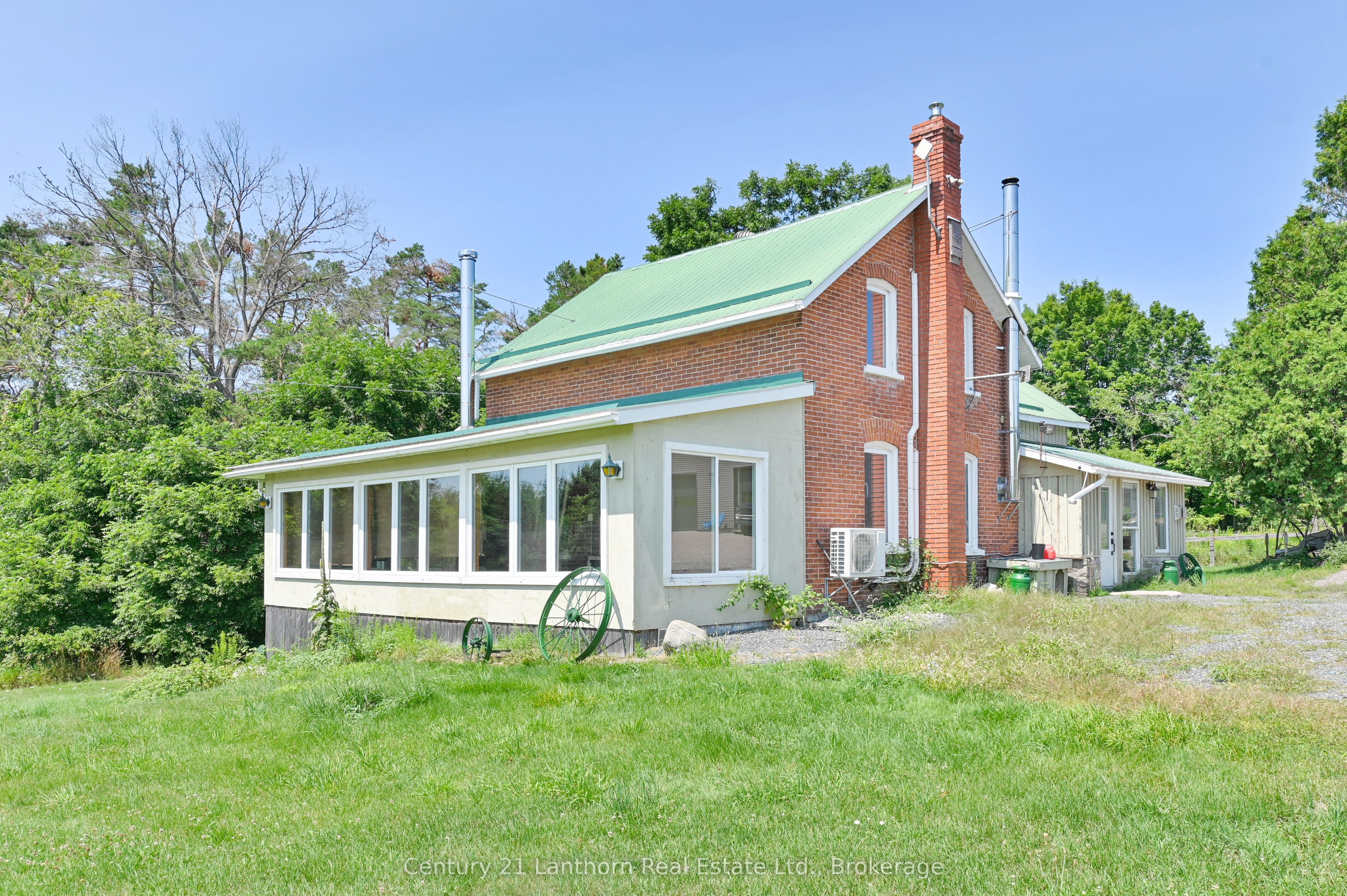 495 Barker Road Property Photo 5