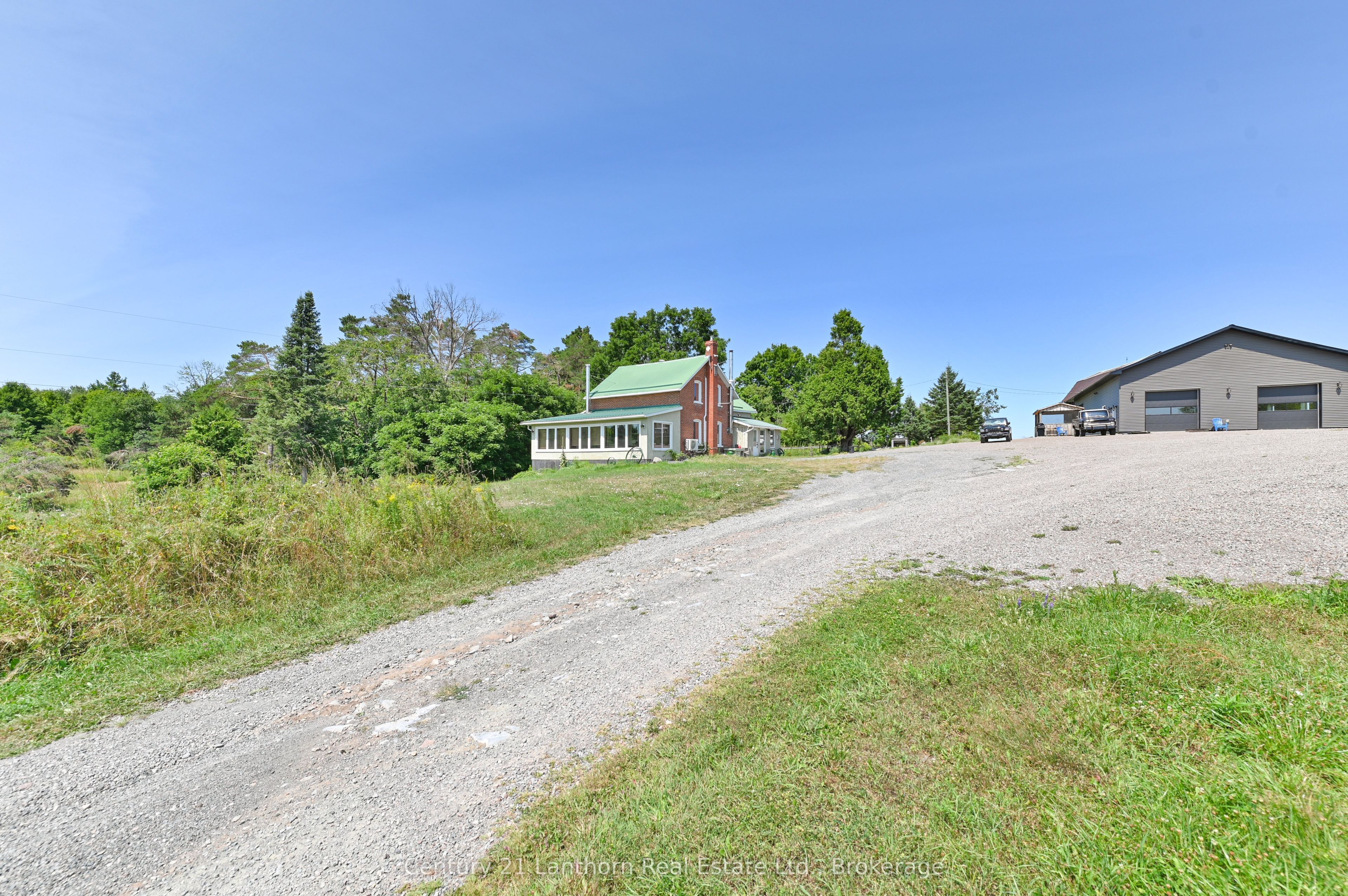 495 Barker Road Property Photo 6