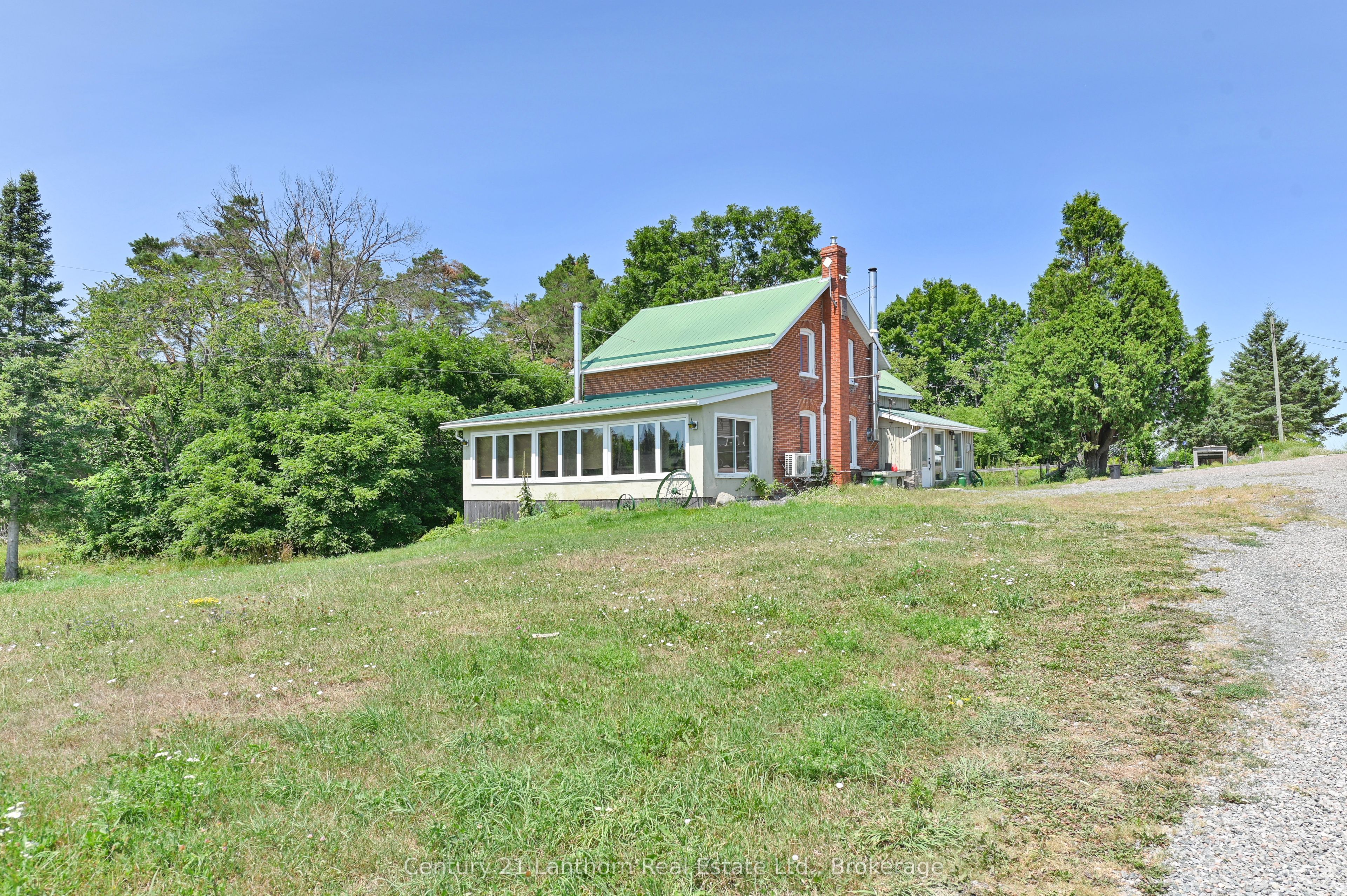 495 Barker Road Property Photo 7