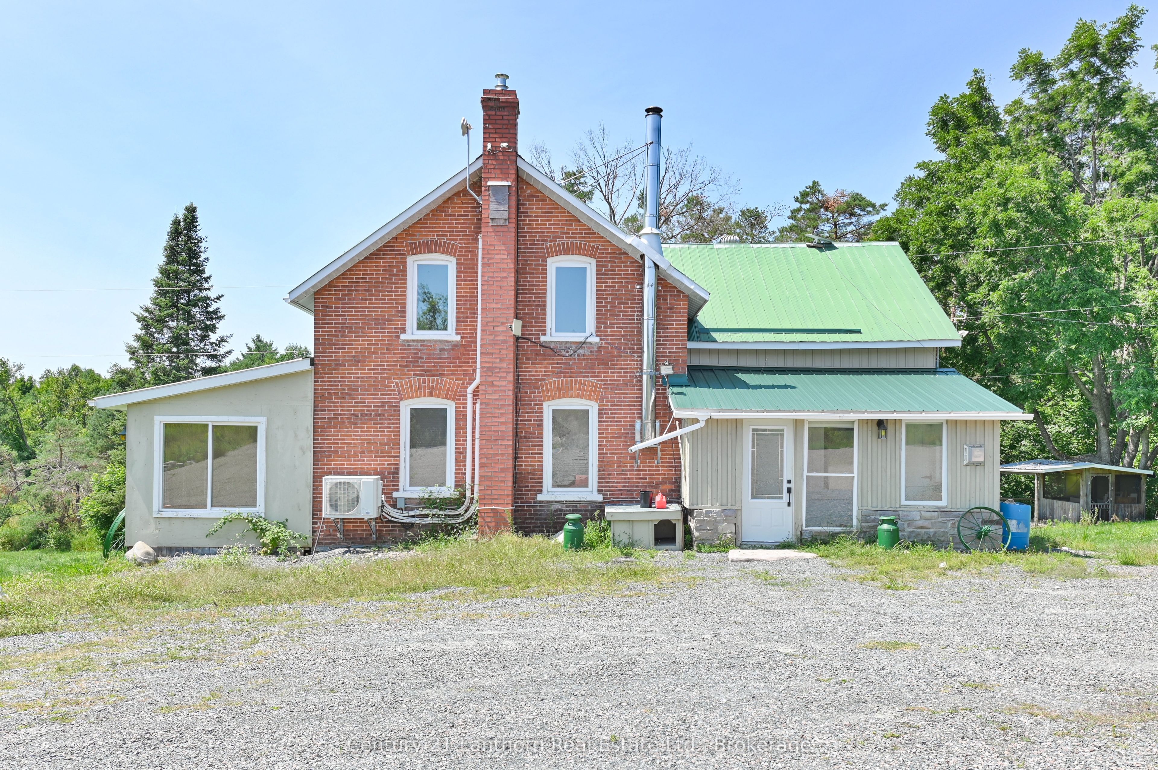 495 Barker Road Property Photo 9