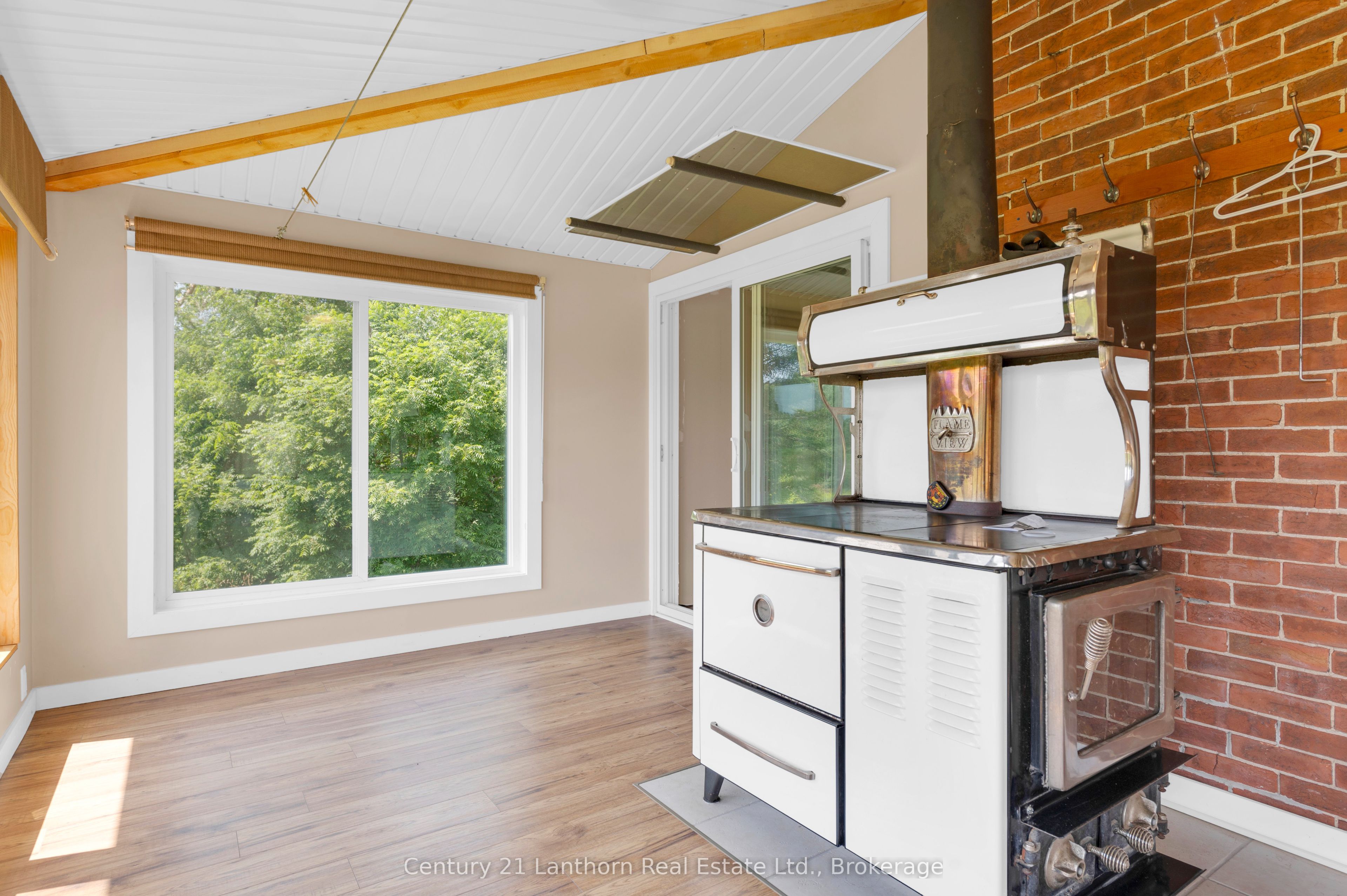 495 Barker Road Property Photo 23
