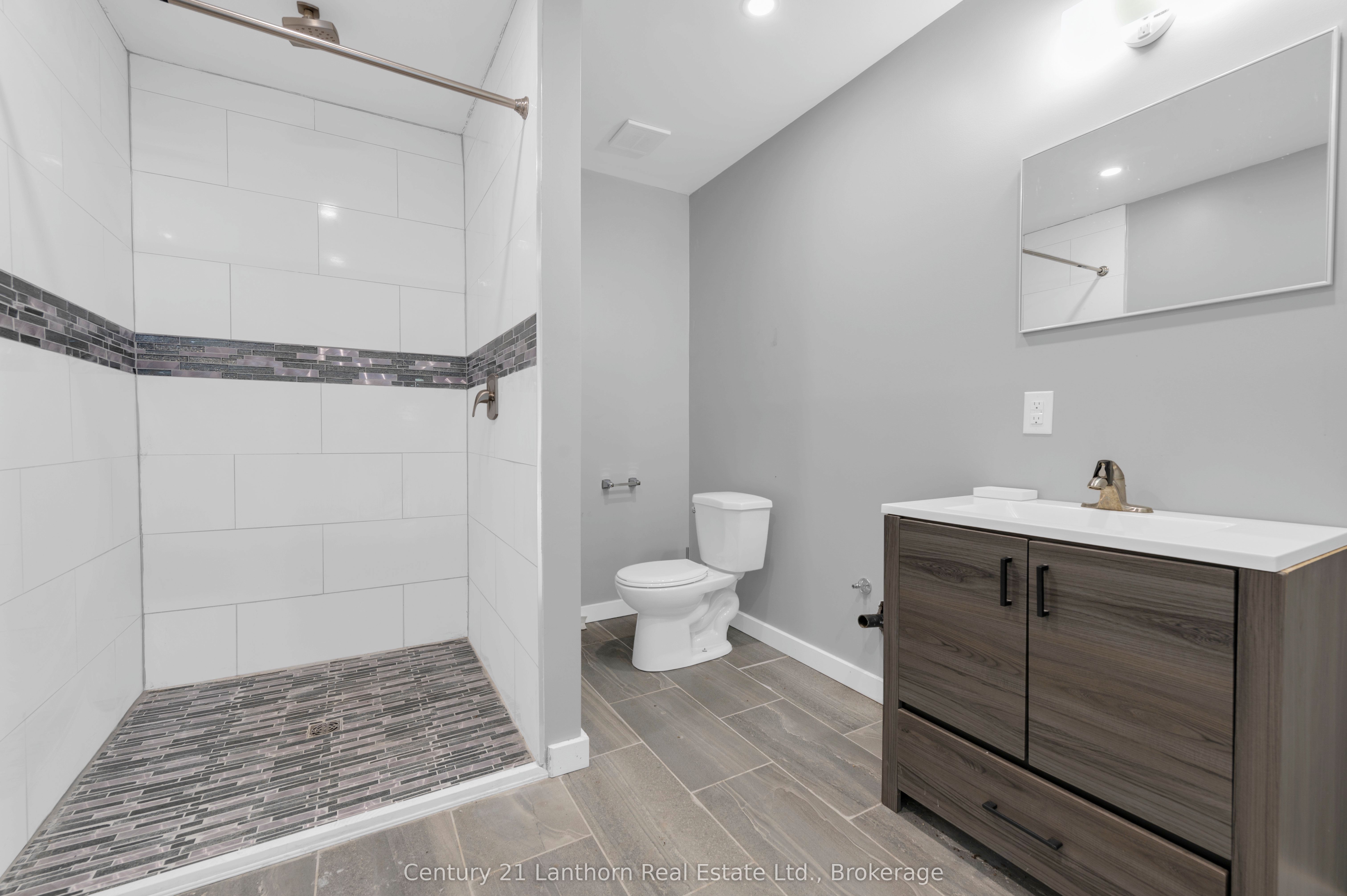 495 Barker Road Property Photo 39