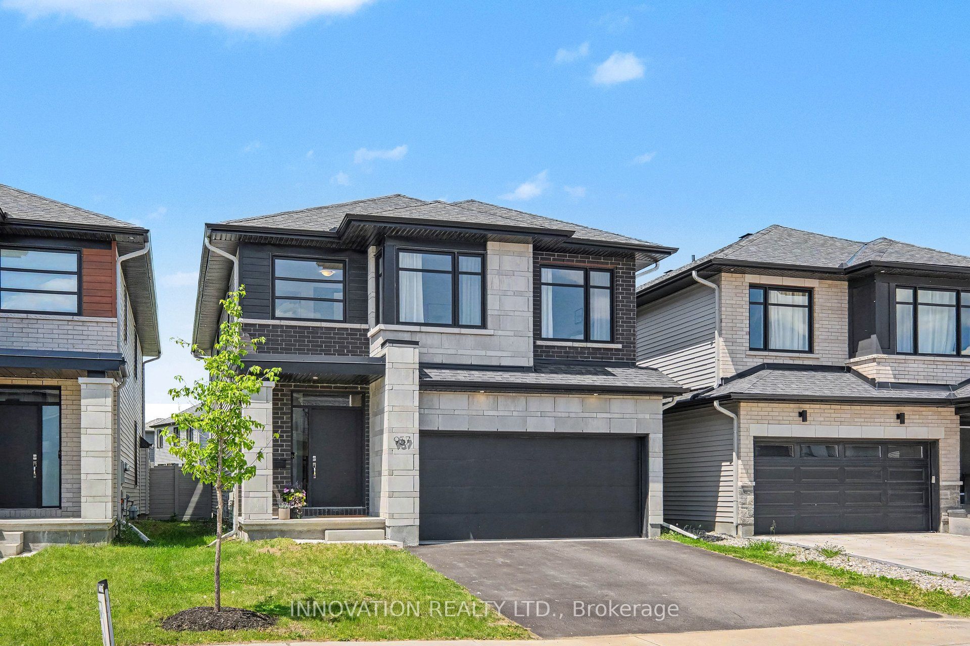 957 Atrium Ridge Property Photo 1