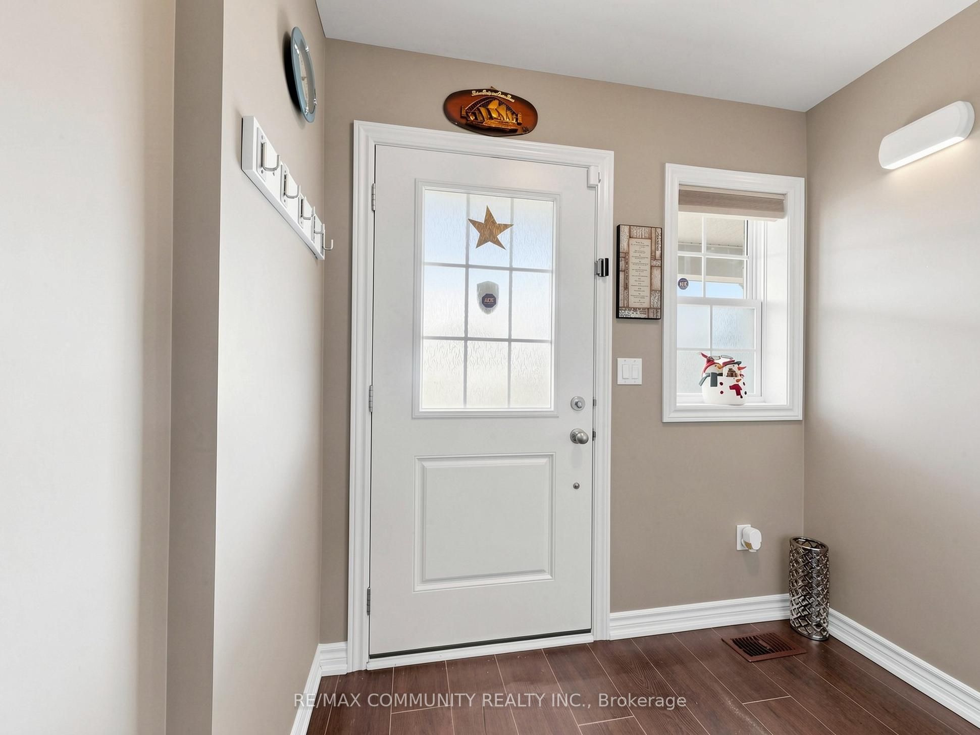 90 Cortland Way Property Photo 9