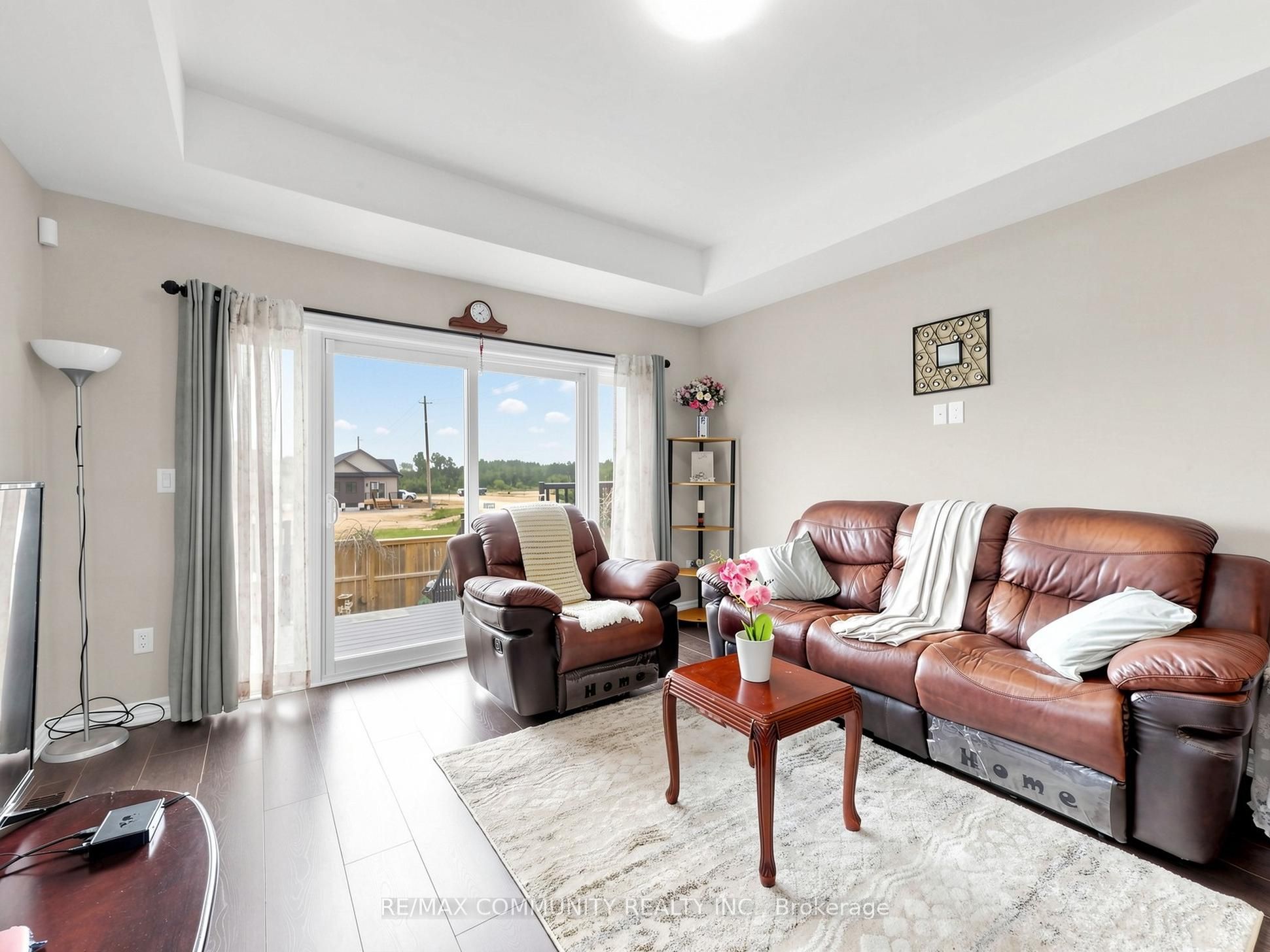 90 Cortland Way Property Photo 10