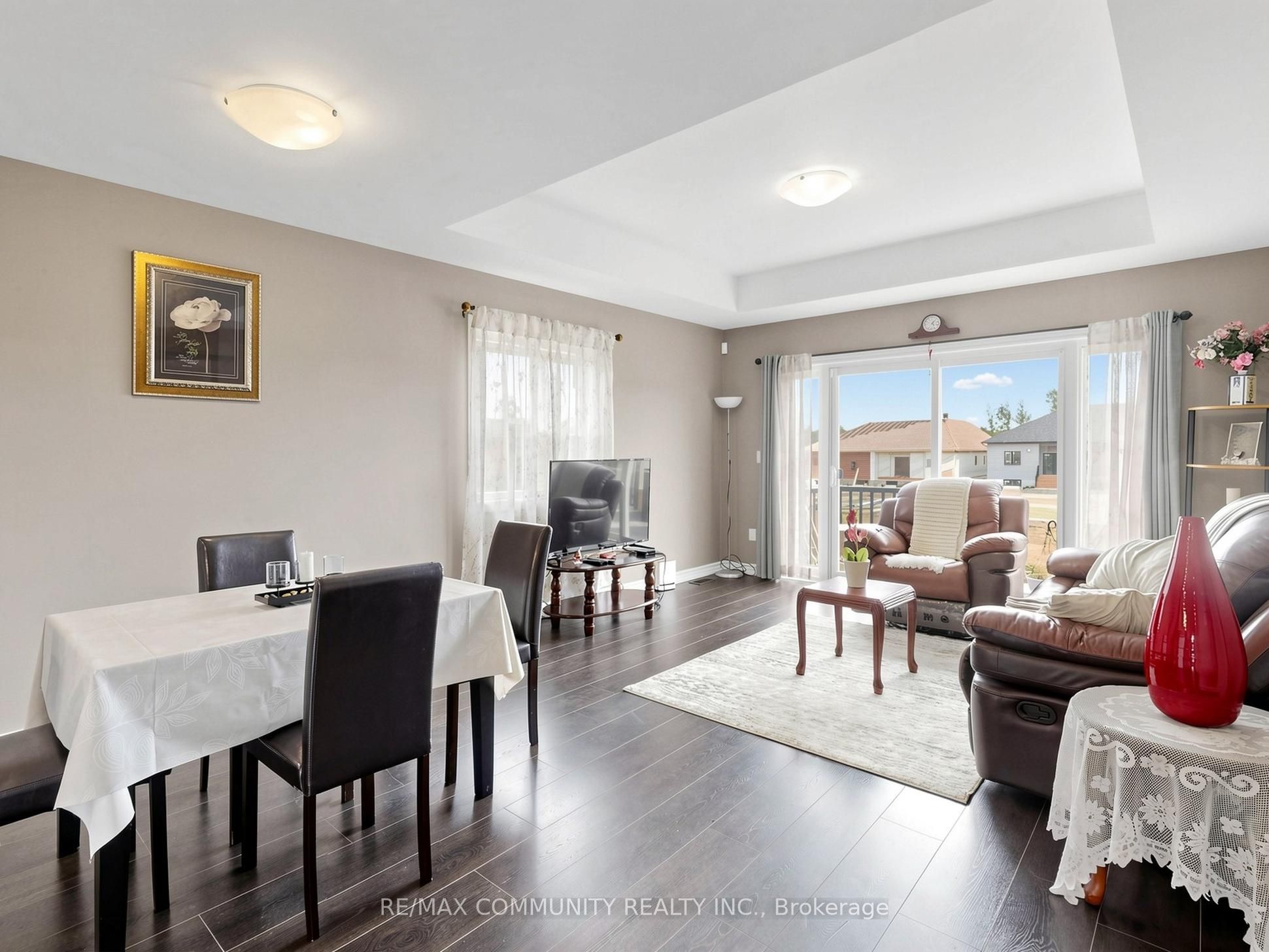 90 Cortland Way Property Photo 14
