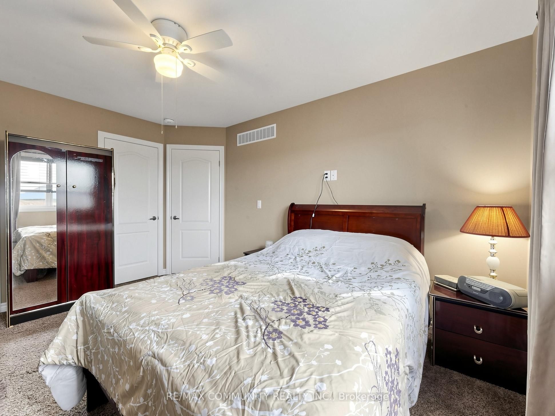 90 Cortland Way Property Photo 31