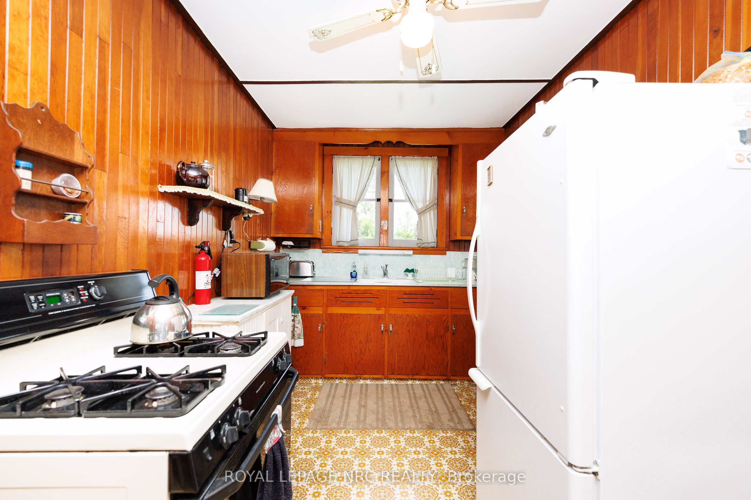 12194 Augustine Road Property Photo 9