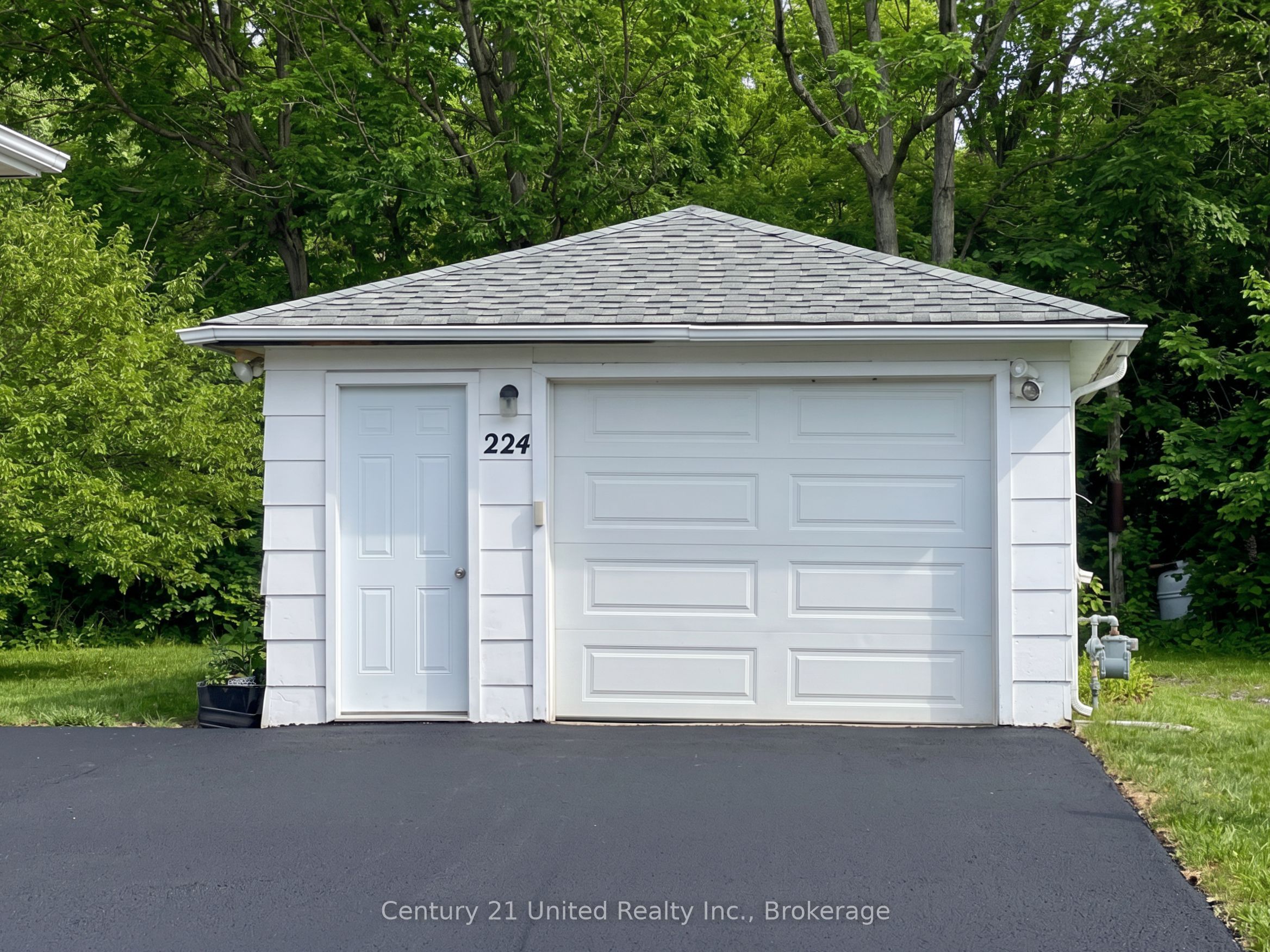 224 Nickerson Drive Property Photo 3